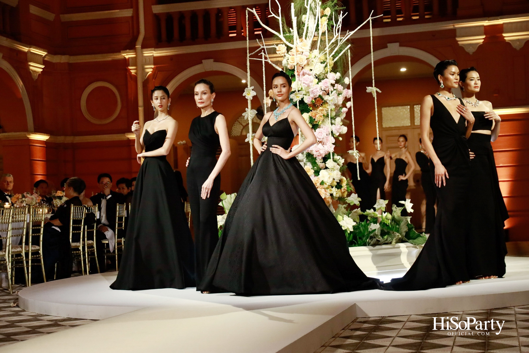 SIRIVANNAVARI ร่วมกับ BEAUTY GEMS จัดงานแฟชั่นโชว์จิวเวลรีชั้นสูงในคอลเลกชัน ‘Treasure of Dreams’ ประจำปี 2025