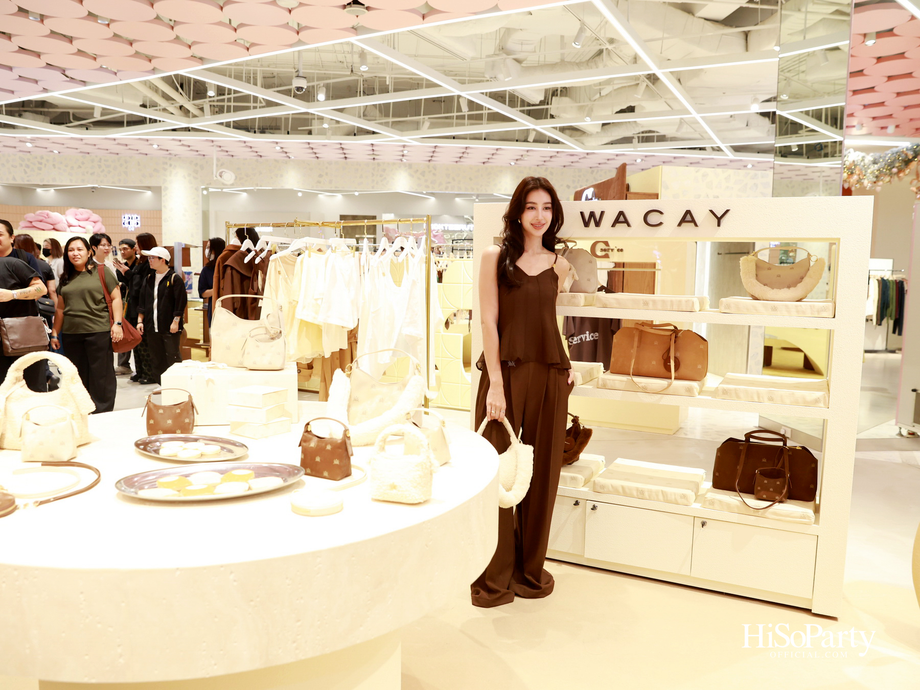 Central Chidlom Every Moment With You