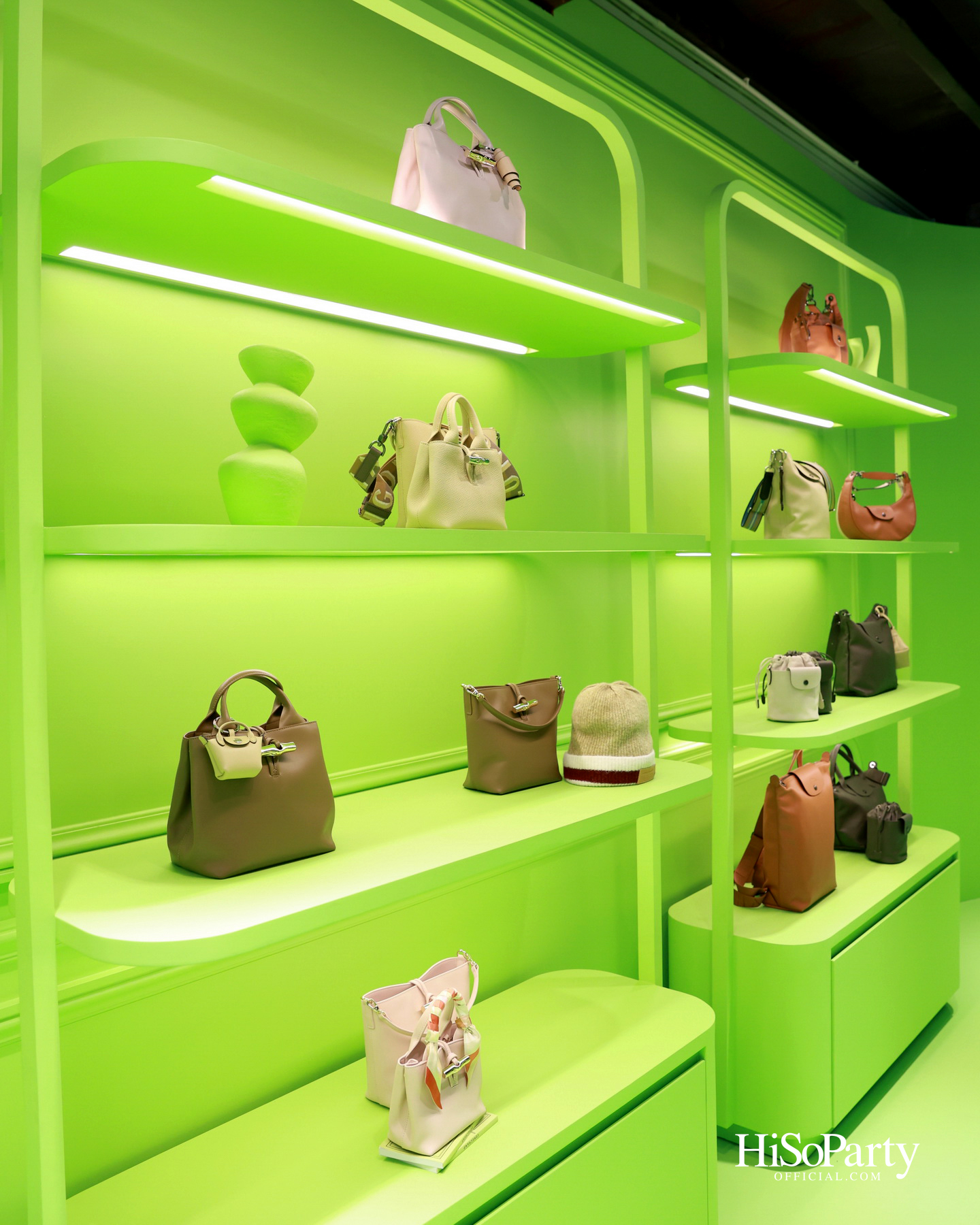 Longchamp เปิดตัว ‘Green Pop-Up’ เนรมิตโลกสีเขียวสุดครีเอทีฟ ใจกลางย่านทรงวาด