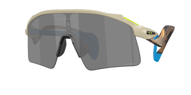 OAKLEY เปิดตัวเทคโนโลยี ‘OAKLEY HYPERGRIP™’ ยกระดับการยึดเกาะสู่มาตรฐานใหม่ในคอลเลกชัน Stunt