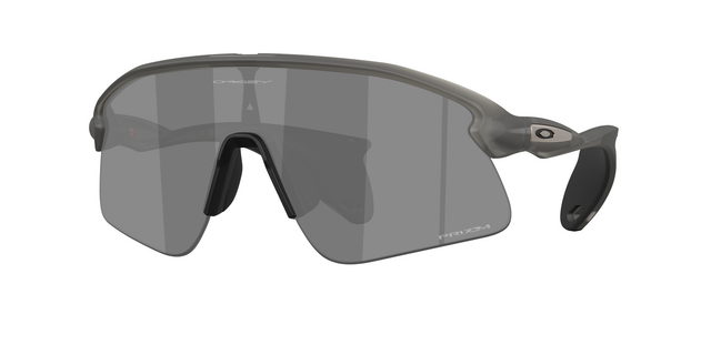 OAKLEY เปิดตัวเทคโนโลยี ‘OAKLEY HYPERGRIP™’ ยกระดับการยึดเกาะสู่มาตรฐานใหม่ในคอลเลกชัน Stunt
