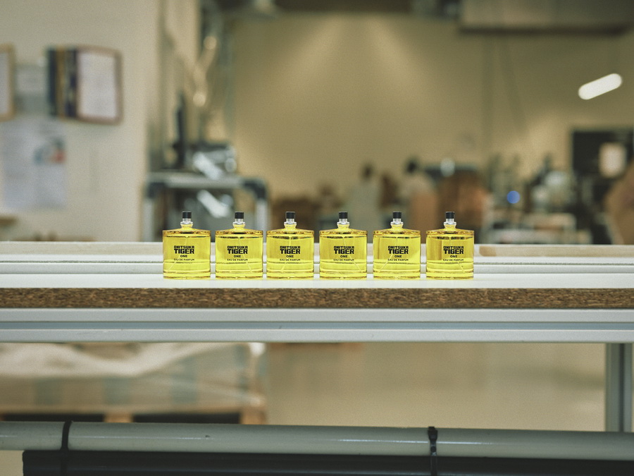 Onitsuka Tiger เปิดตัว Eau de Parfum ครั้งแรก 4 กลิ่นสุดไอคอนิก ถ่ายทอดเสน่ห์ ‘Wearing Quiet Radiance’