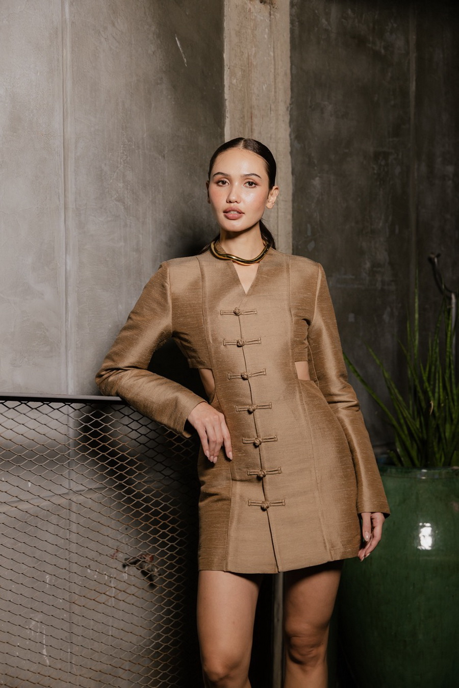 Jim Thompson by LISA VON TANG ผลงานคอลแลบที่น่าจับตา เมื่อตำนานผ้าไทยโลดแล่นบนแฟชั่นรีสอร์ตแวร์ร่วมสมัย