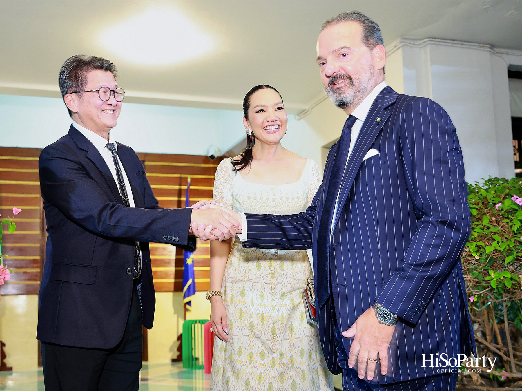 เอกอัครราชทูตอิตาลีเป็นเจ้าภาพมอบเครื่องราชอิสริยาภรณ์ Officer of the Order of Merit of the Italian Republic แด่ คุณวราวุธ ศิลปอาชา