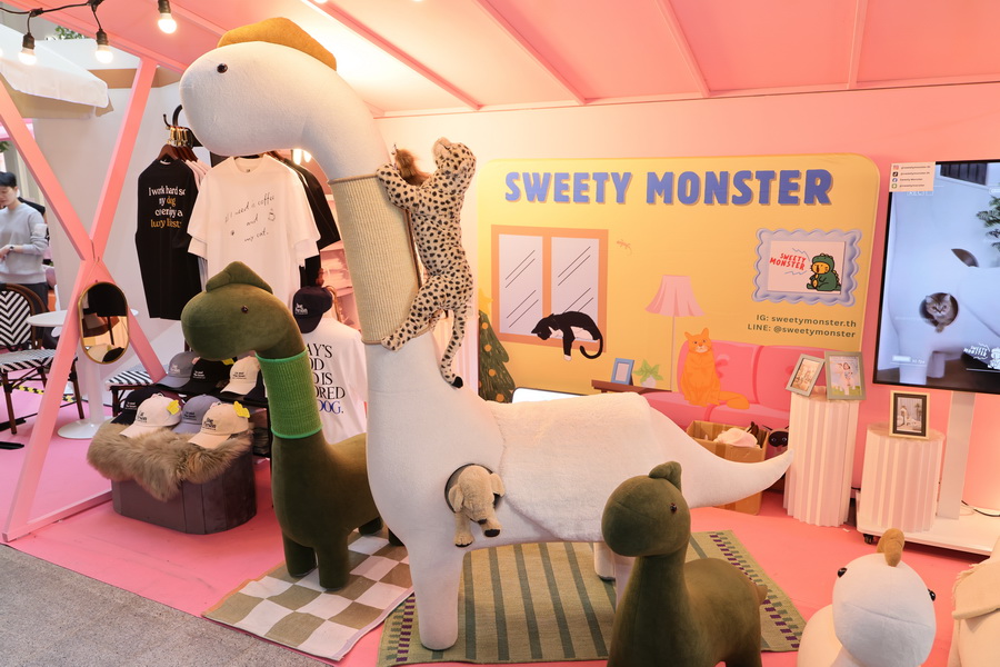 กูร์เมต์ มาร์เก็ต เปิดงาน ‘PETSHOOD’ คอมมูนิตี้คนรักสัตว์ใจกลางสุขุมวิท พร้อม กลัฟ - คณาวุฒิ และเหล่าอินฟลูเอนเซอร์สี่ขา
