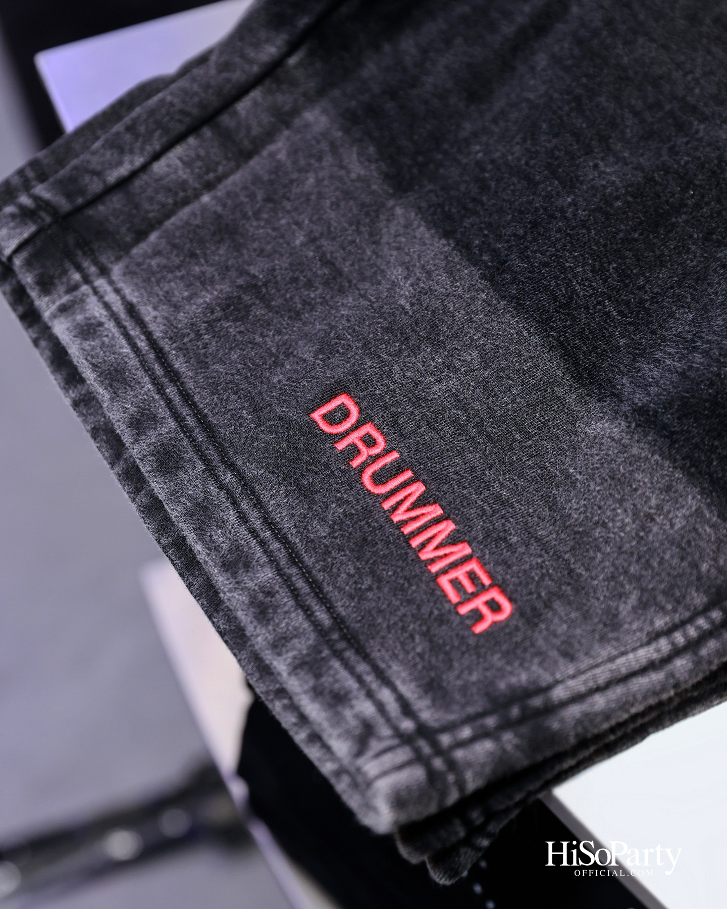 งานเปิดตัว ‘C  P  S Denim Rebellion’ คอลลาบอเรชั่นสุดขบถ ฉีกกรอบเดนิมดีไซน์ รังสรรค์ผ่านความเท่ของศิลปินดัง