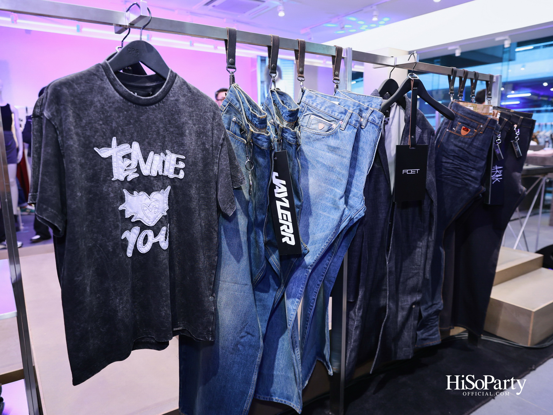 งานเปิดตัว ‘C  P  S Denim Rebellion’ คอลลาบอเรชั่นสุดขบถ ฉีกกรอบเดนิมดีไซน์ รังสรรค์ผ่านความเท่ของศิลปินดัง