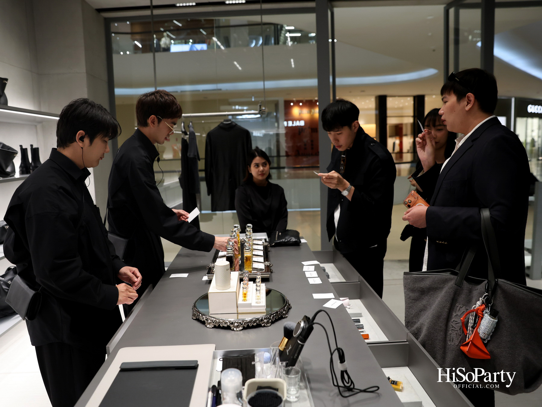 Balenciaga เปิดตัวคอลเลกชันน้ำหอมครั้งแรกในไทย พร้อมเผยแคปซูลคอลเลกชันร่วมกับ NBA