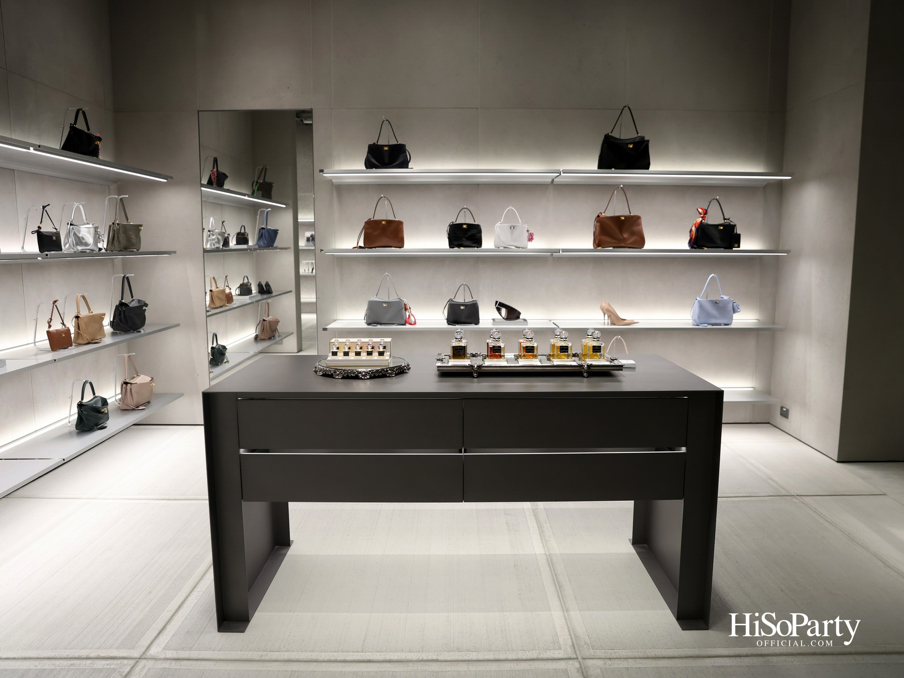 Balenciaga เปิดตัวคอลเลกชันน้ำหอมครั้งแรกในไทย พร้อมเผยแคปซูลคอลเลกชันร่วมกับ NBA