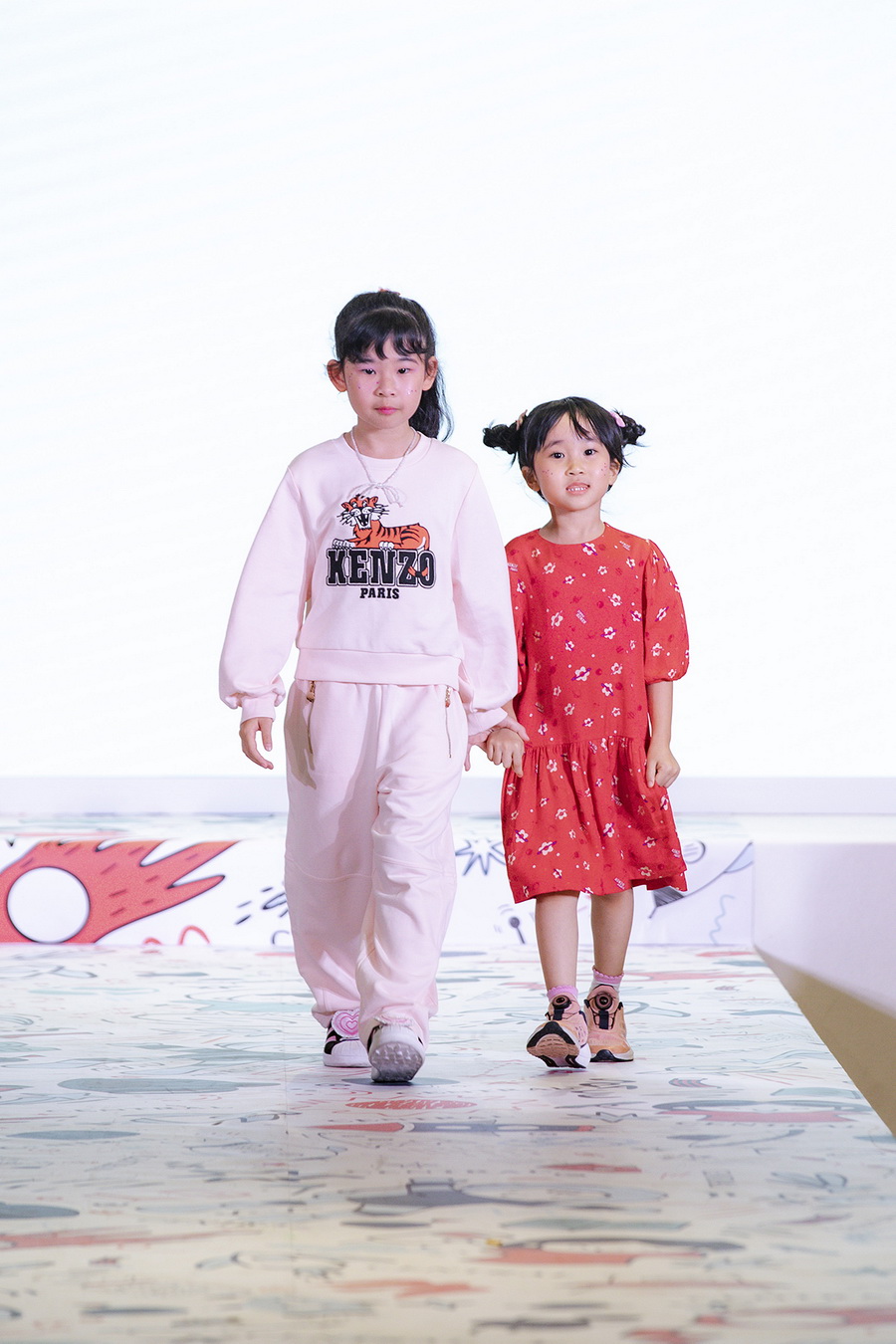 ห้างเซ็นทรัล ฉลองวันเด็กแห่งชาติ 2569 ชวน ‘น้องแสนดี–น้องณิริน’ นำทีมโมเดลเด็กเดบิวต์บนรันเวย์ในงาน ‘CENTRAL CHILDREN’S DAY 2026’