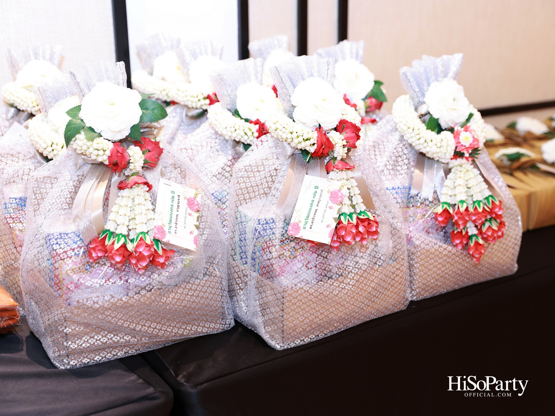 ดร.ลาลีวรรณ กาญจนจารี จัดพิธีทำบุญถวายภัตตาหารเพล เนื่องในโอกาสวันคล้ายวันเกิด ครบ 72 ปี