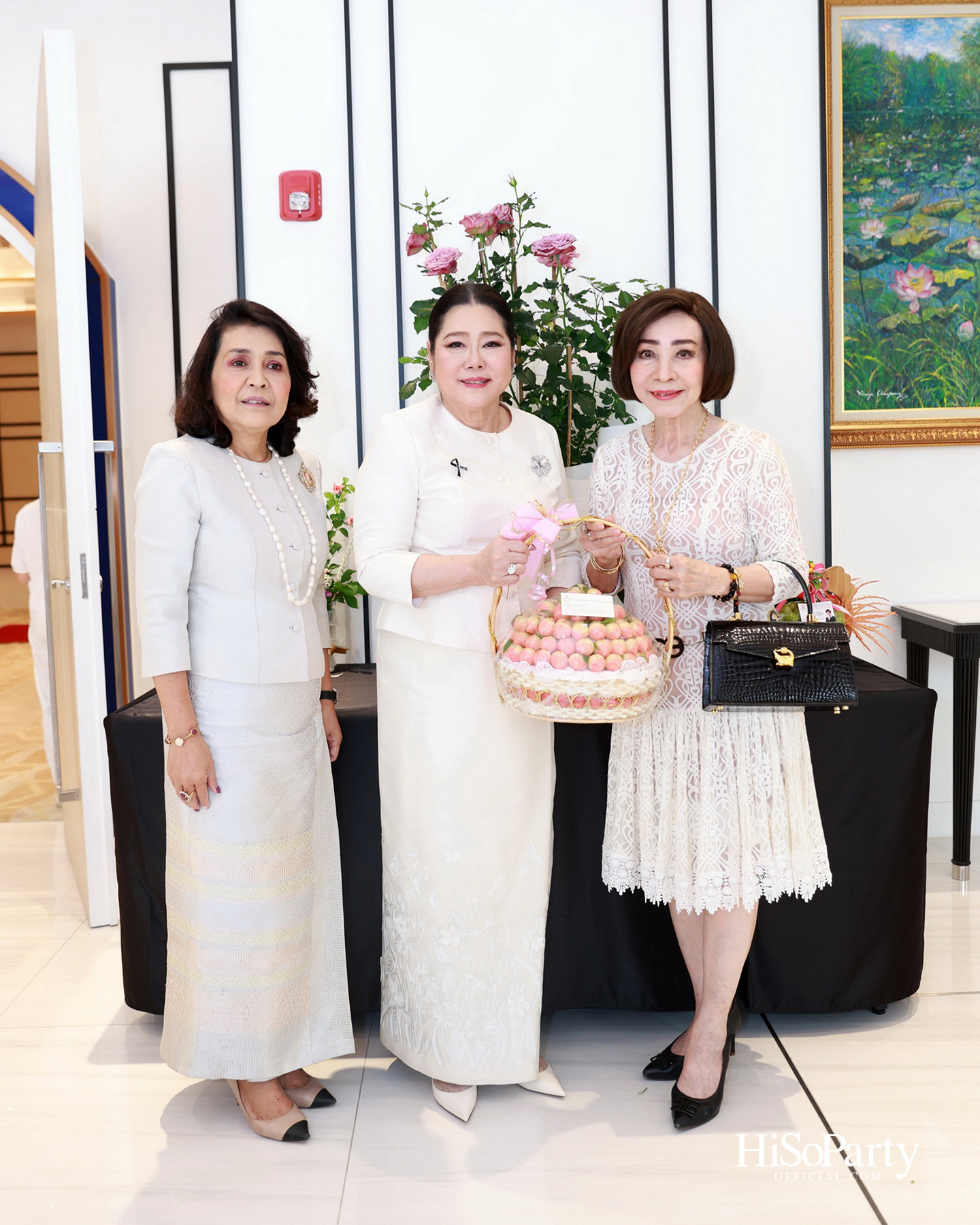 ดร.ลาลีวรรณ กาญจนจารี จัดพิธีทำบุญถวายภัตตาหารเพล เนื่องในโอกาสวันคล้ายวันเกิด ครบ 72 ปี