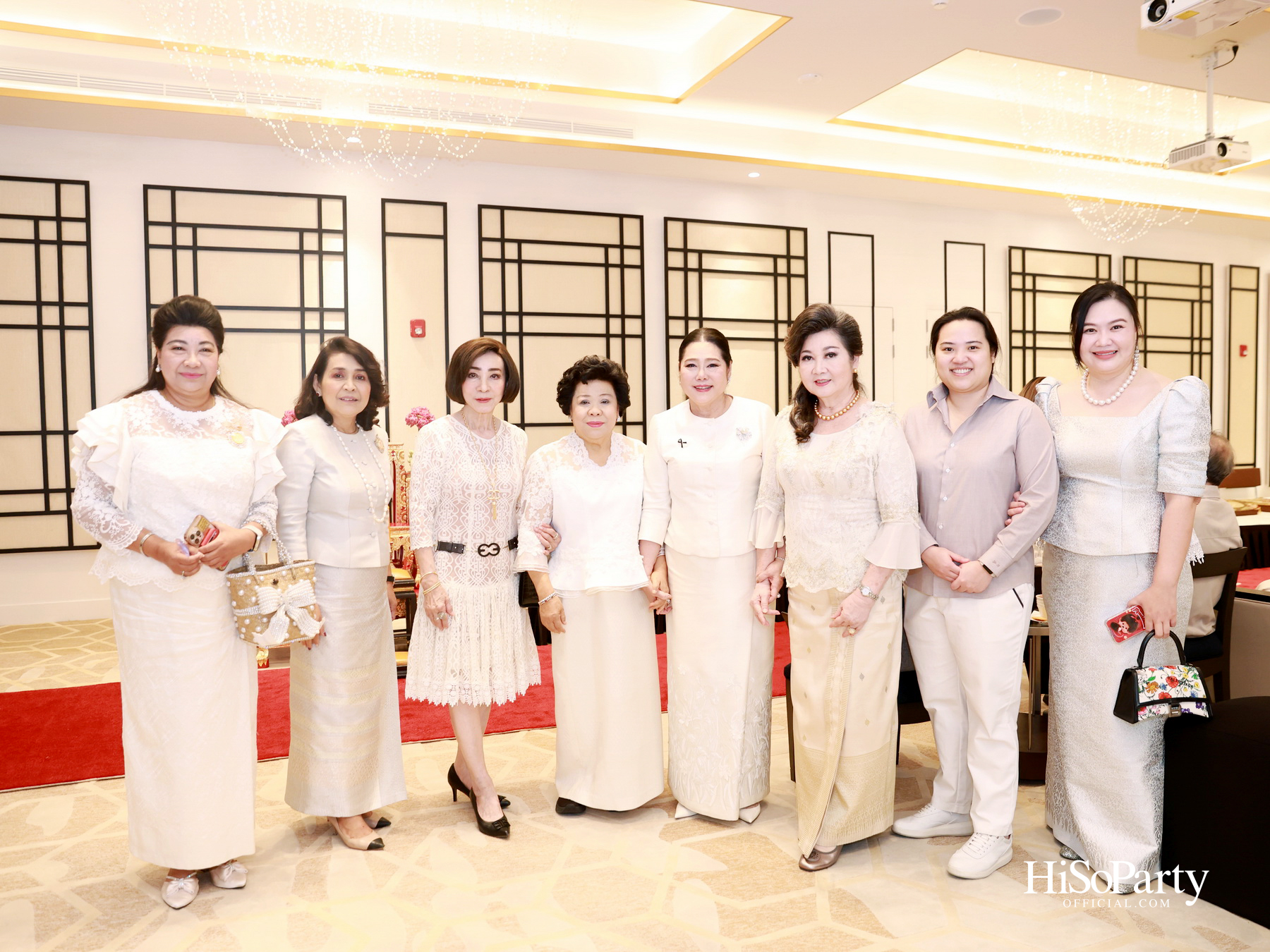 ดร.ลาลีวรรณ กาญจนจารี จัดพิธีทำบุญถวายภัตตาหารเพล เนื่องในโอกาสวันคล้ายวันเกิด ครบ 72 ปี