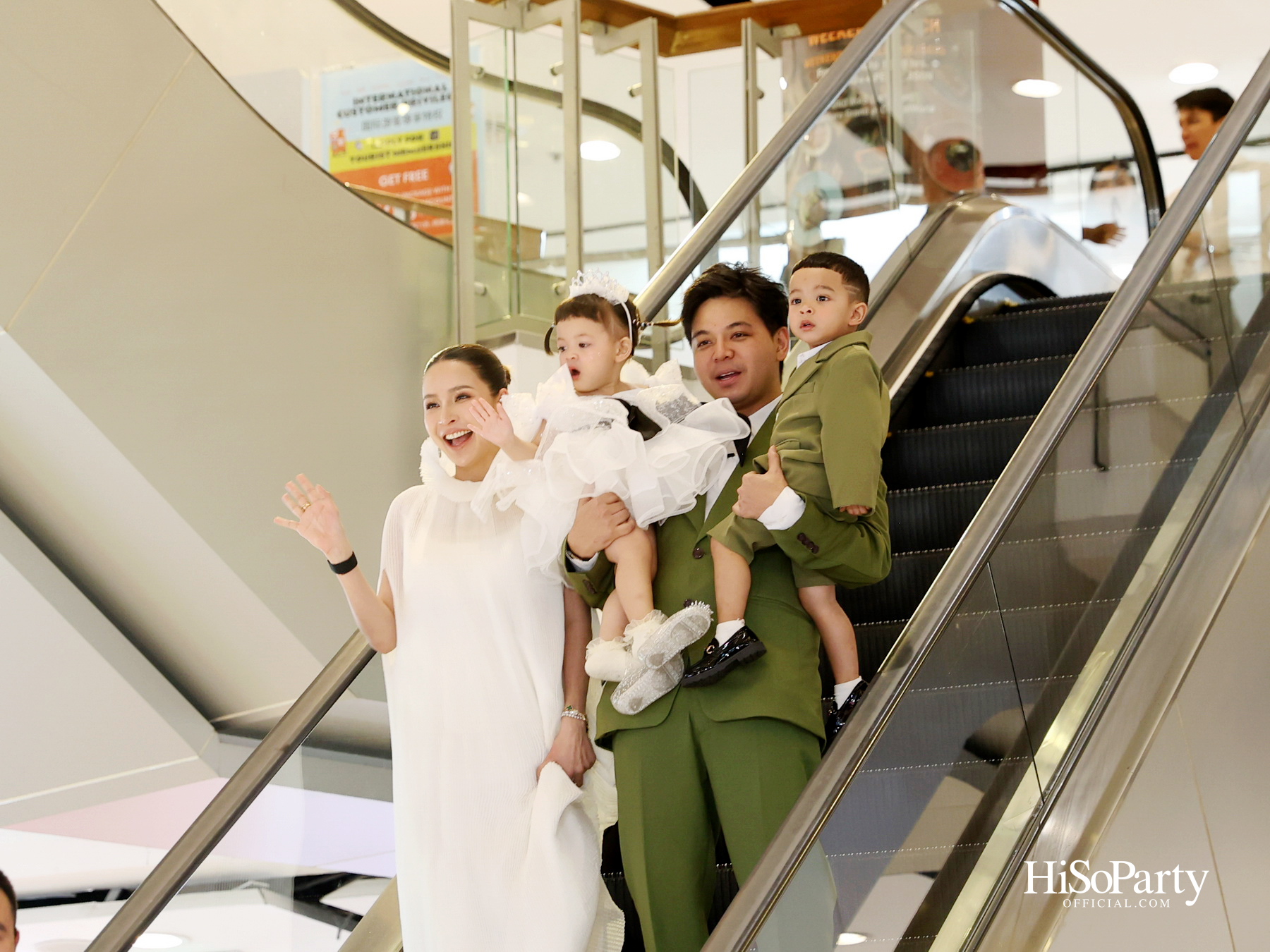 LINE STICKERS AWARDS 2025 เปิดพื้นที่จักรวาลแห่งความคิดสร้างสรรค์ ใจกลางเซ็นทรัลเวิลด์