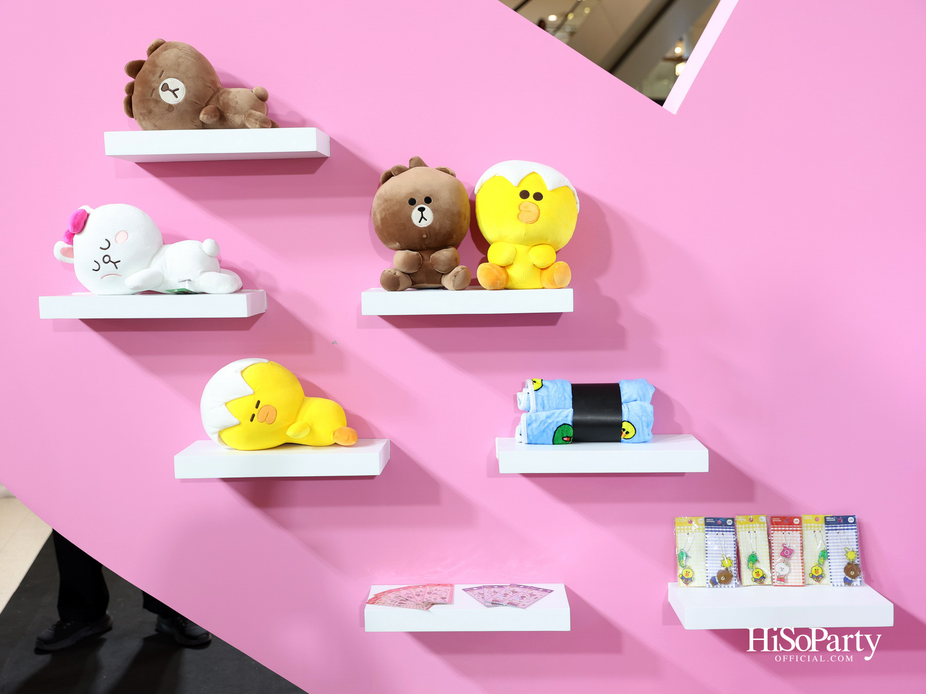 LINE STICKERS AWARDS 2025 เปิดพื้นที่จักรวาลแห่งความคิดสร้างสรรค์ ใจกลางเซ็นทรัลเวิลด์