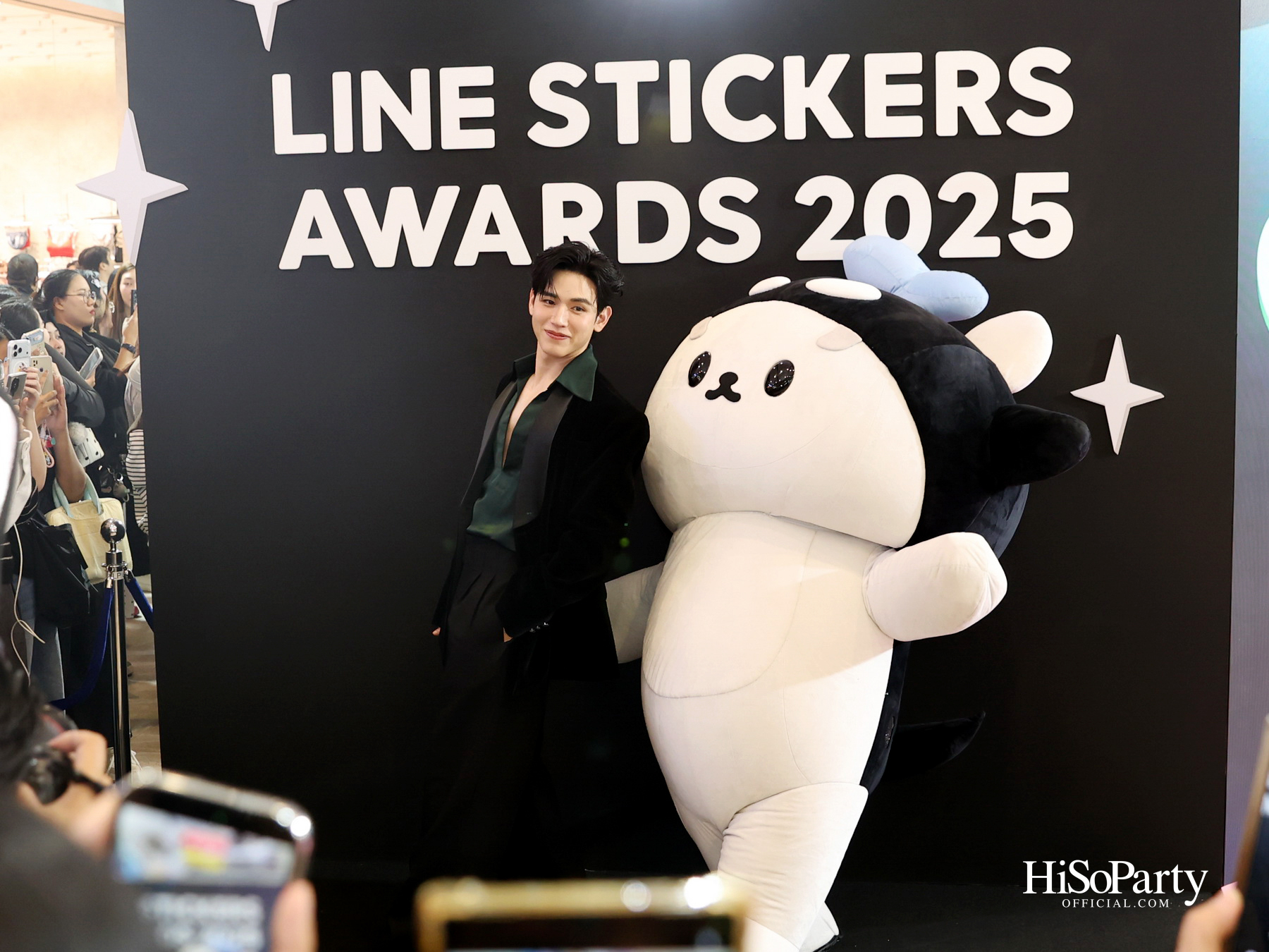 LINE STICKERS AWARDS 2025 เปิดพื้นที่จักรวาลแห่งความคิดสร้างสรรค์ ใจกลางเซ็นทรัลเวิลด์