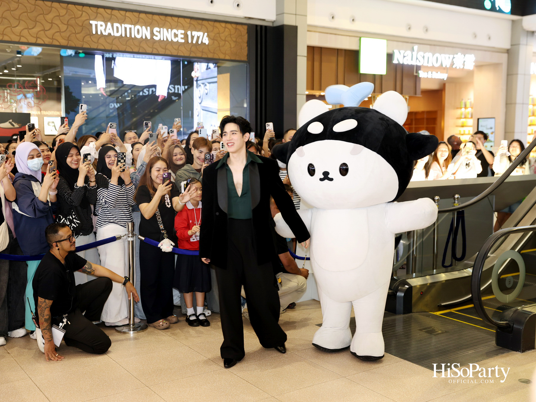 LINE STICKERS AWARDS 2025 เปิดพื้นที่จักรวาลแห่งความคิดสร้างสรรค์ ใจกลางเซ็นทรัลเวิลด์