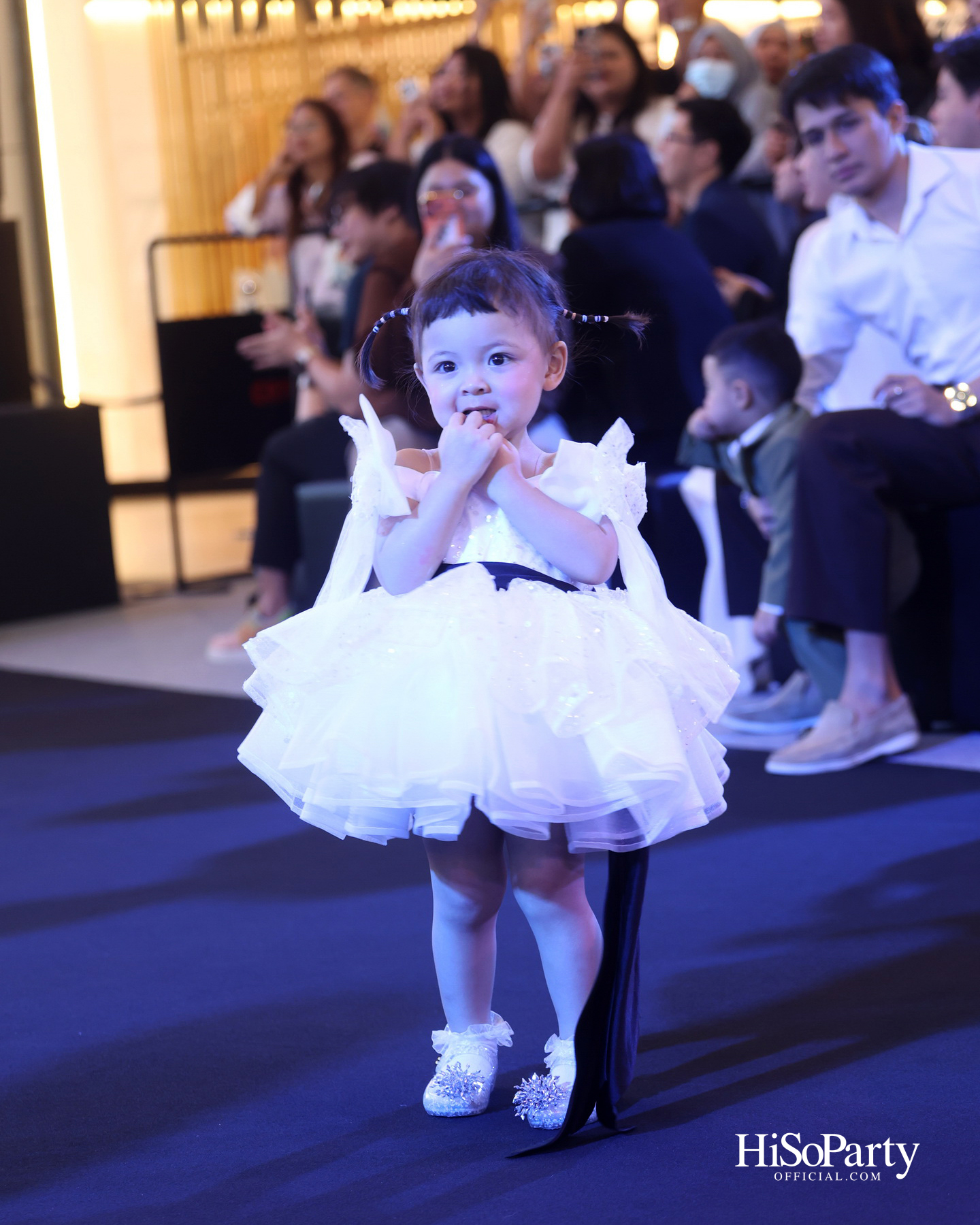 LINE STICKERS AWARDS 2025 เปิดพื้นที่จักรวาลแห่งความคิดสร้างสรรค์ ใจกลางเซ็นทรัลเวิลด์