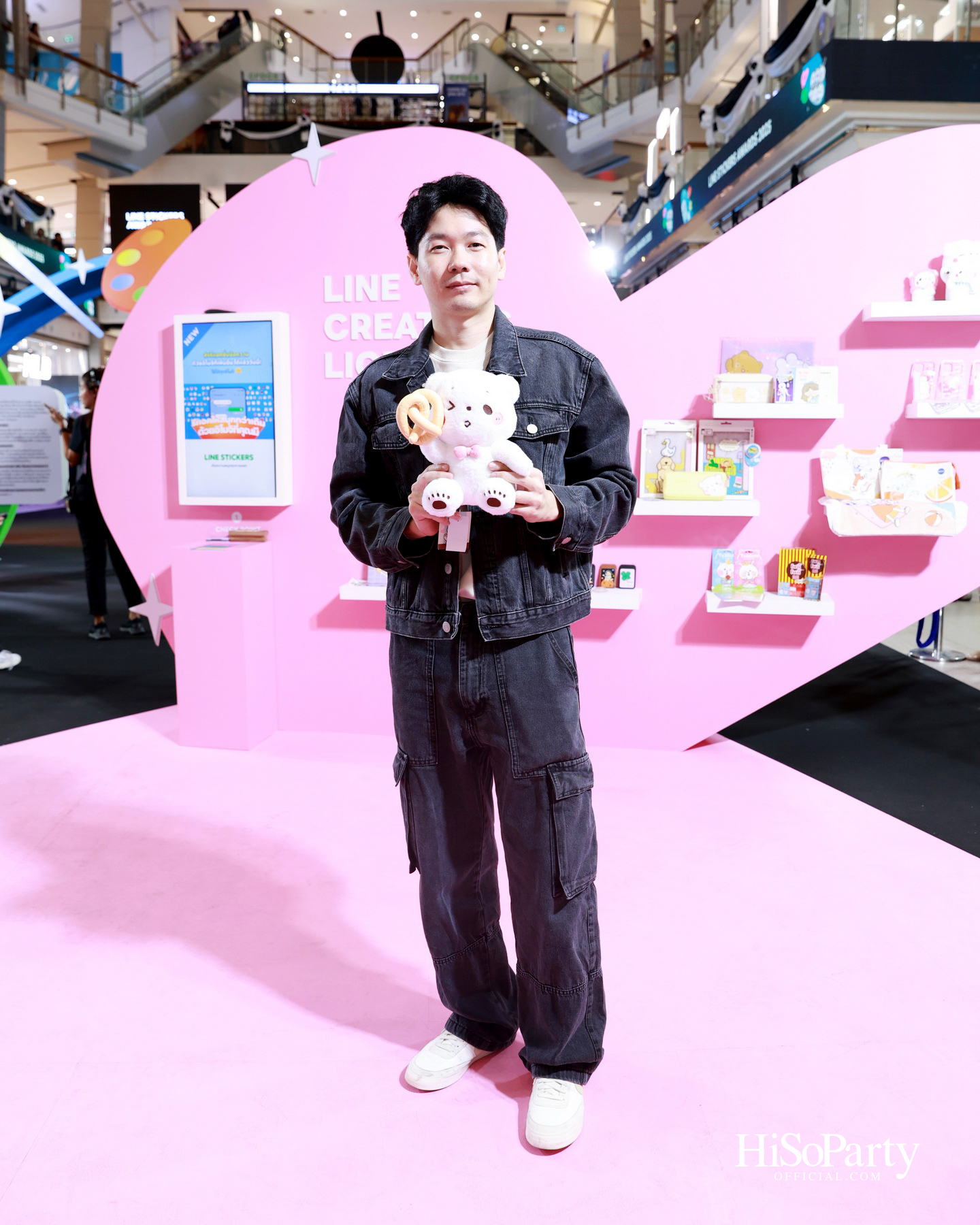 LINE STICKERS AWARDS 2025 เปิดพื้นที่จักรวาลแห่งความคิดสร้างสรรค์ ใจกลางเซ็นทรัลเวิลด์