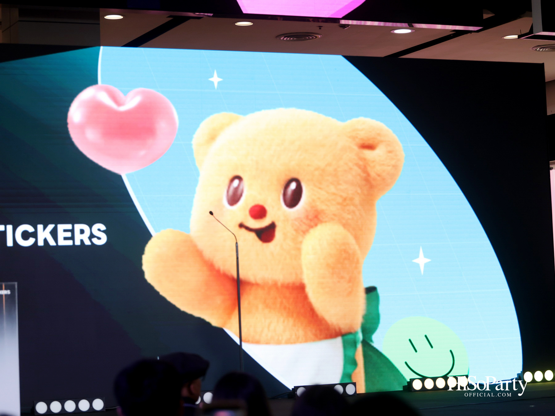 LINE STICKERS AWARDS 2025 เปิดพื้นที่จักรวาลแห่งความคิดสร้างสรรค์ ใจกลางเซ็นทรัลเวิลด์