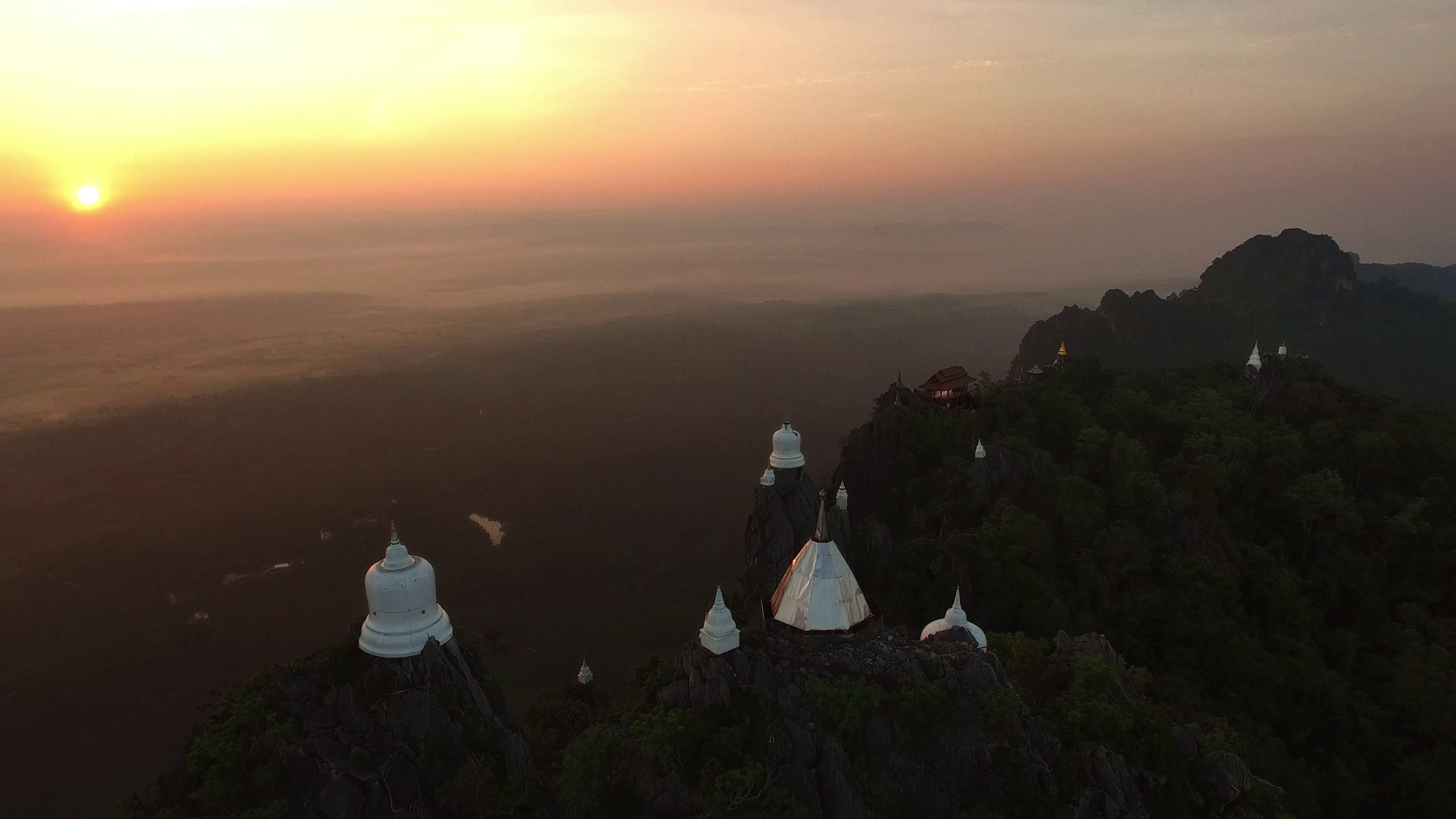 ททท. เปิดตัว ‘คุณลิซ่า – ลลิษา มโนบาล’ Amazing Thailand Ambassador ถ่ายทอดเสน่ห์ไทยผ่านแคมเปญ ‘Feel All The Feelings’