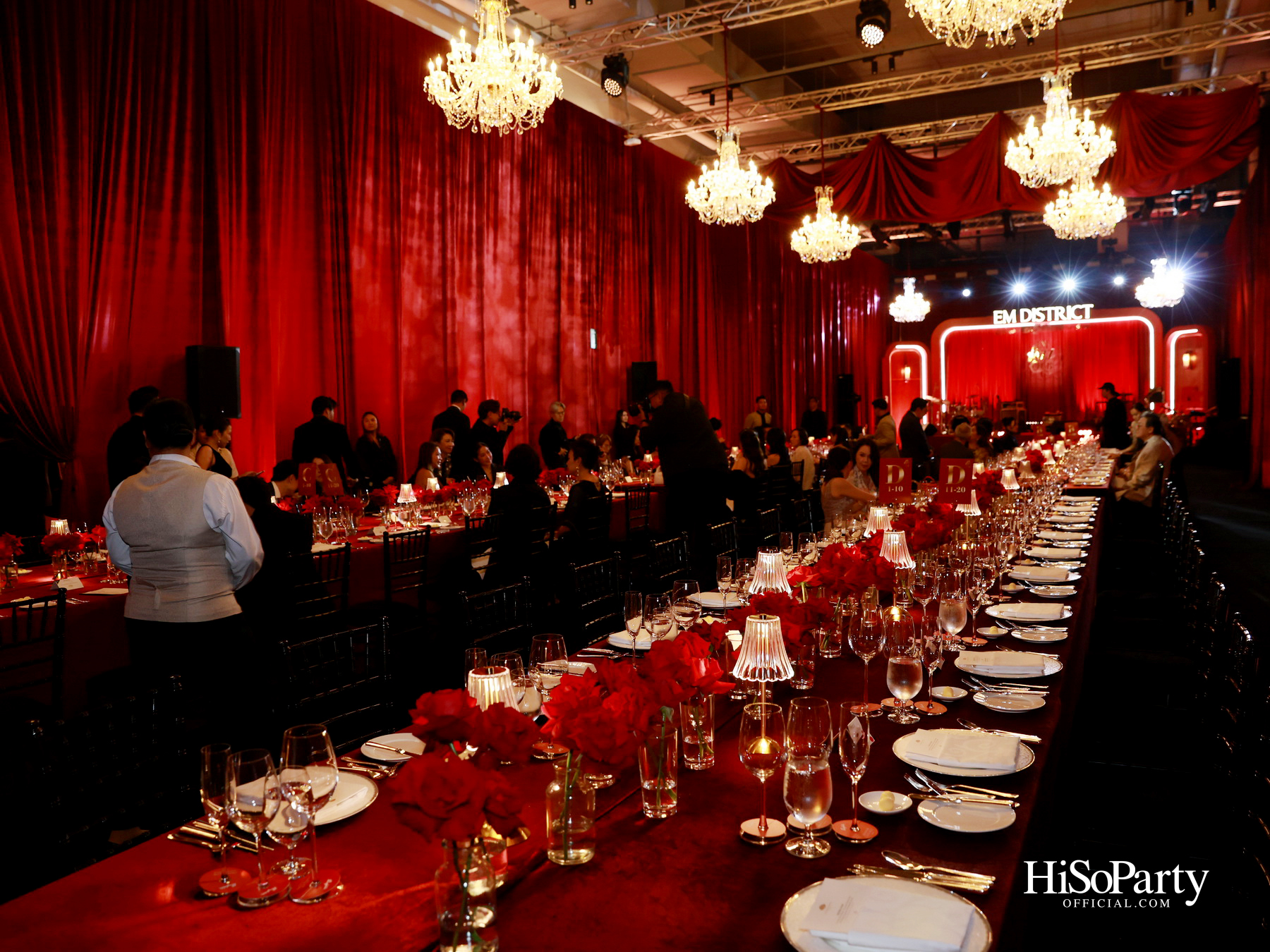 เอ็ม ดิสทริค เนรมิตค่ำคืน ‘EM DISTRICT: EM JAZZ CLUB’ ขอบคุณลูกค้าคนสำคัญในบรรยากาศแจ๊สบาร์สไตล์นิวยอร์ก