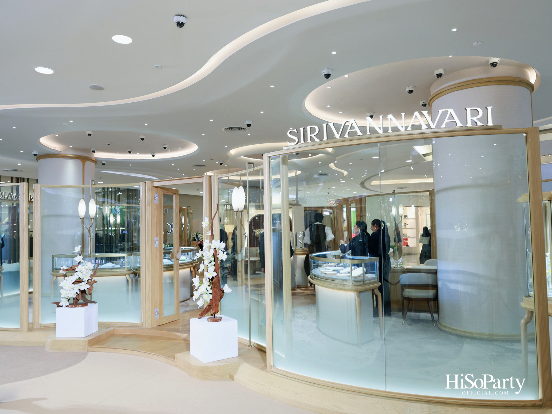 แบรนด์ SIRIVANNAVARI เผยโฉมบูติคจิวเวลรีแห่งแรก ณ ห้างเอ็มโพเรียม พร้อมเปิดตัว ‘Atelier II’ Fine Jewelry คอลเลกชันใหม่