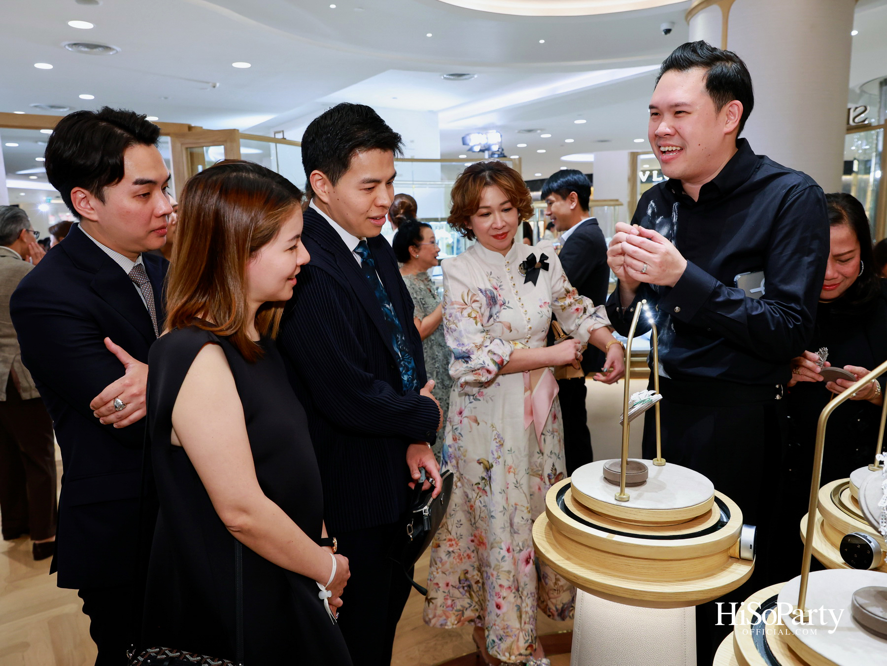 แบรนด์ SIRIVANNAVARI เผยโฉมบูติคจิวเวลรีแห่งแรก ณ ห้างเอ็มโพเรียม พร้อมเปิดตัว ‘Atelier II’ Fine Jewelry คอลเลกชันใหม่