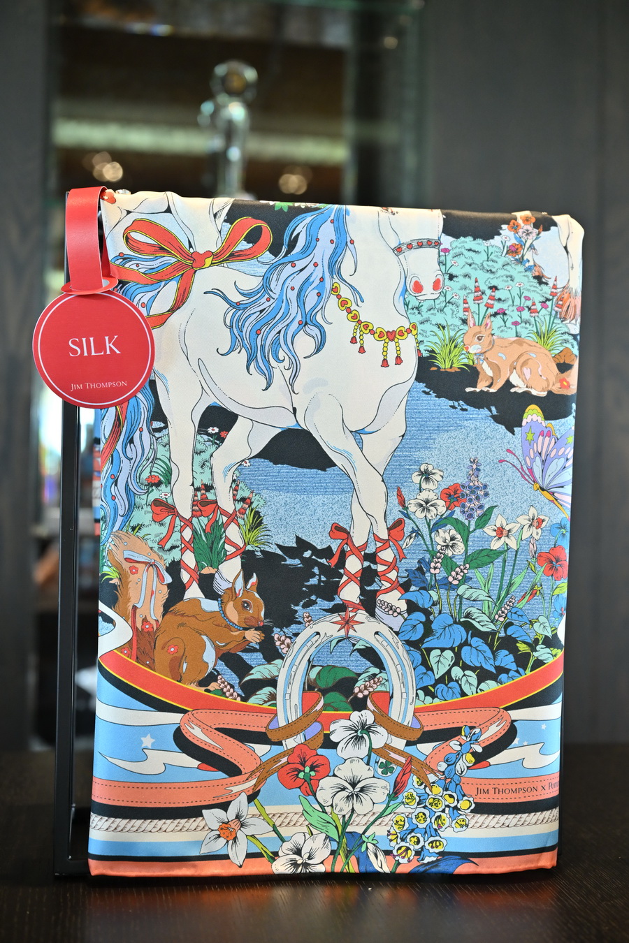 Jim Thompson X Pomme Chan คอลเลกชันพิเศษต้อนรับปีม้า ถ่ายทอดพลัง ความทรงจำ และจิตวิญญาณแห่งอิสรภาพ