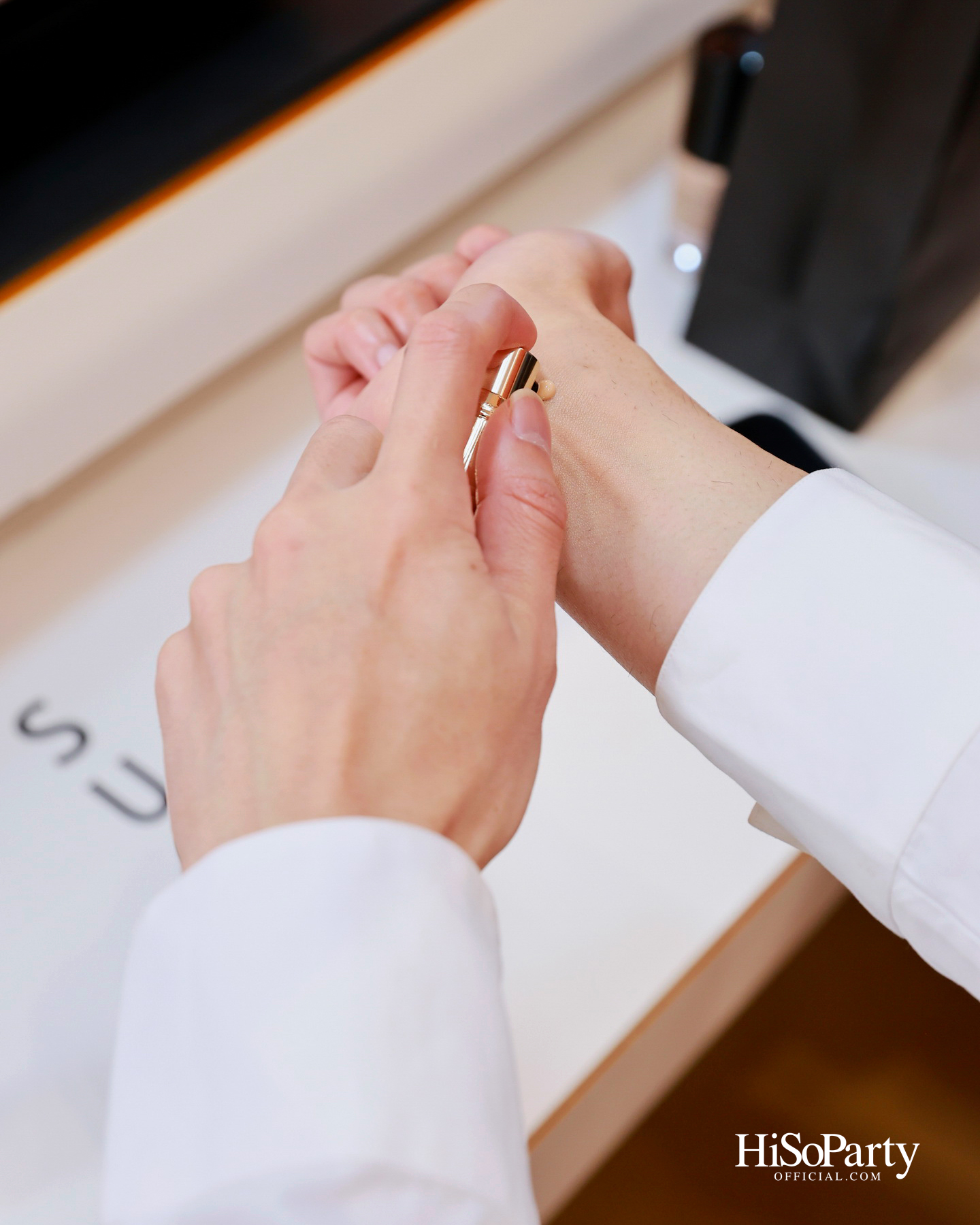 SUQQU เปิดตัวผลิตภัณฑ์รองพื้นระดับมาสเตอร์พีซ ‘THE LIQUID FOUNDATION e’ ถ่ายทอดแนวคิด ‘Vital Glow’ พลังแห่งงานผิวที่เปล่งประกาย