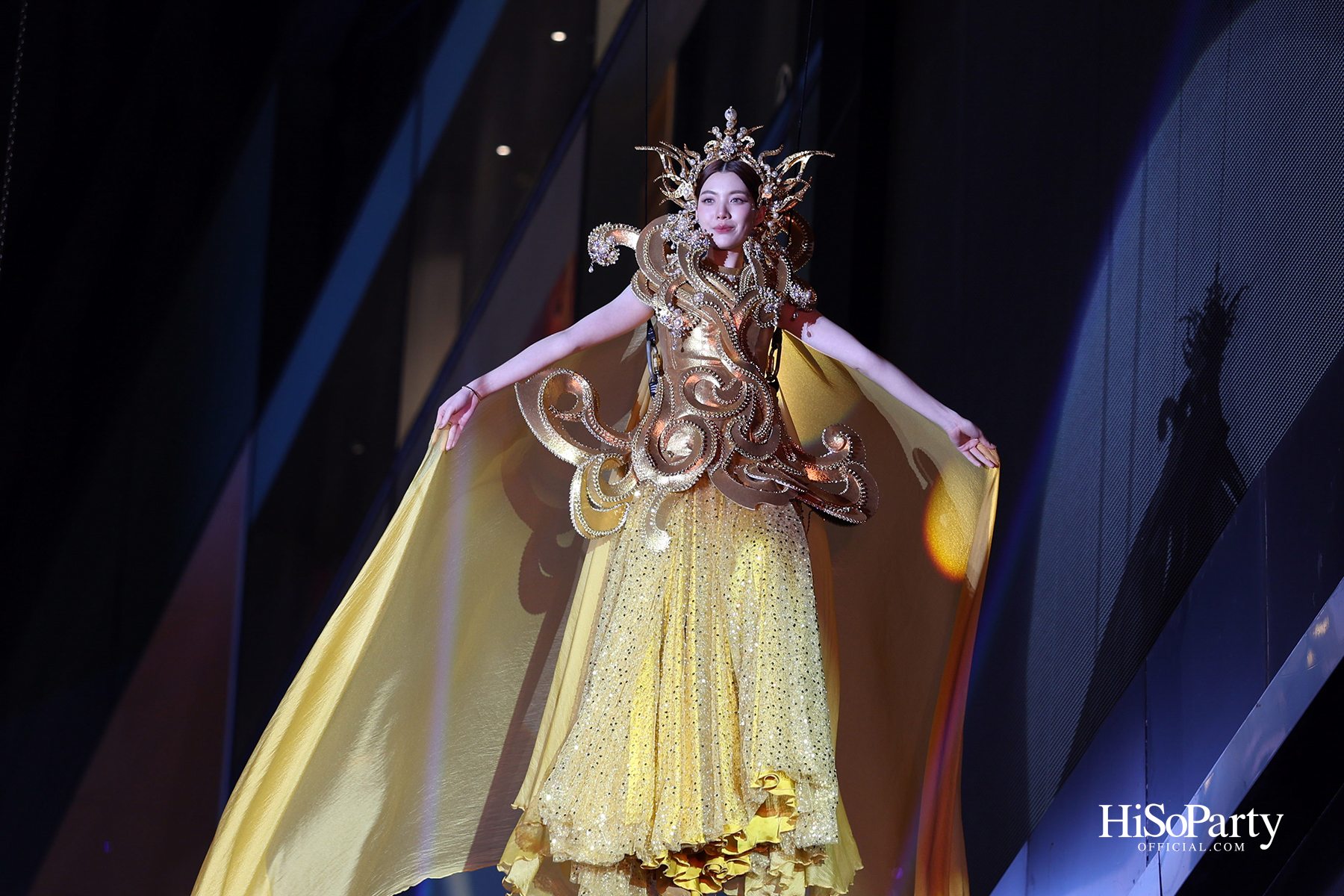 เอ็ม ดิสทริค ฉลองตรุษจีนปีมะเมีย เปิด ‘จักรพรรดิเทพมังกรสวรรค์’ 40 เมตร พร้อมโชว์สุดอลังการจาก หลิง-ออม