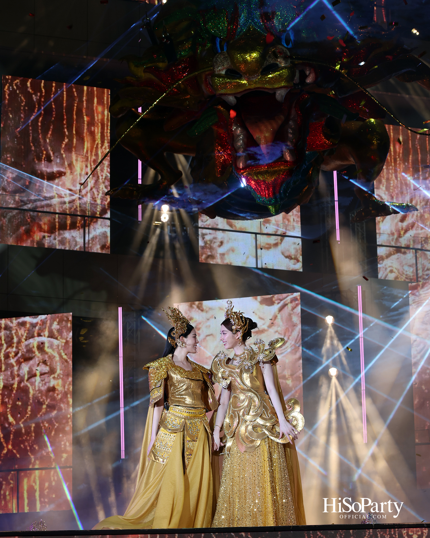 เอ็ม ดิสทริค ฉลองตรุษจีนปีมะเมีย เปิด ‘จักรพรรดิเทพมังกรสวรรค์’ 40 เมตร พร้อมโชว์สุดอลังการจาก หลิง-ออม