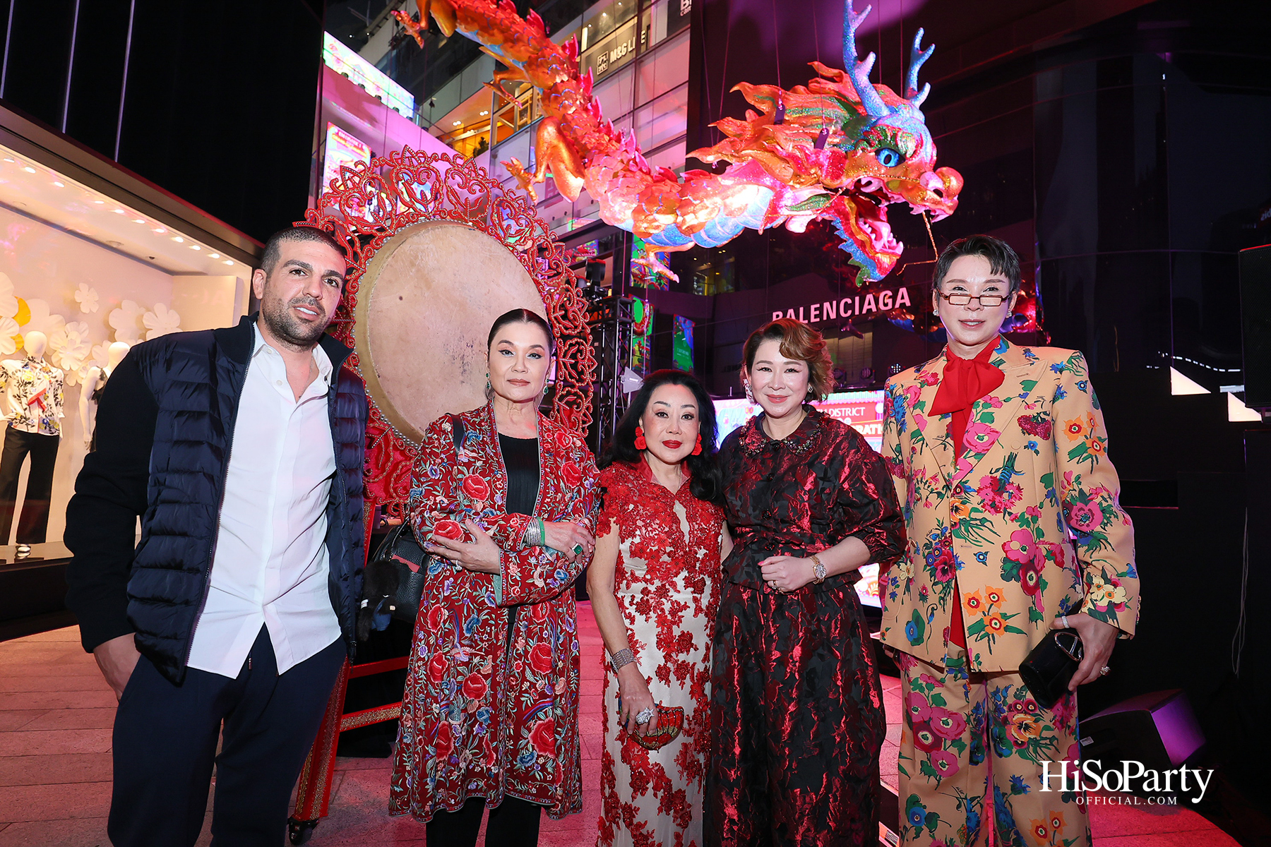 เอ็ม ดิสทริค ฉลองตรุษจีนปีมะเมีย เปิด ‘จักรพรรดิเทพมังกรสวรรค์’ 40 เมตร พร้อมโชว์สุดอลังการจาก หลิง-ออม