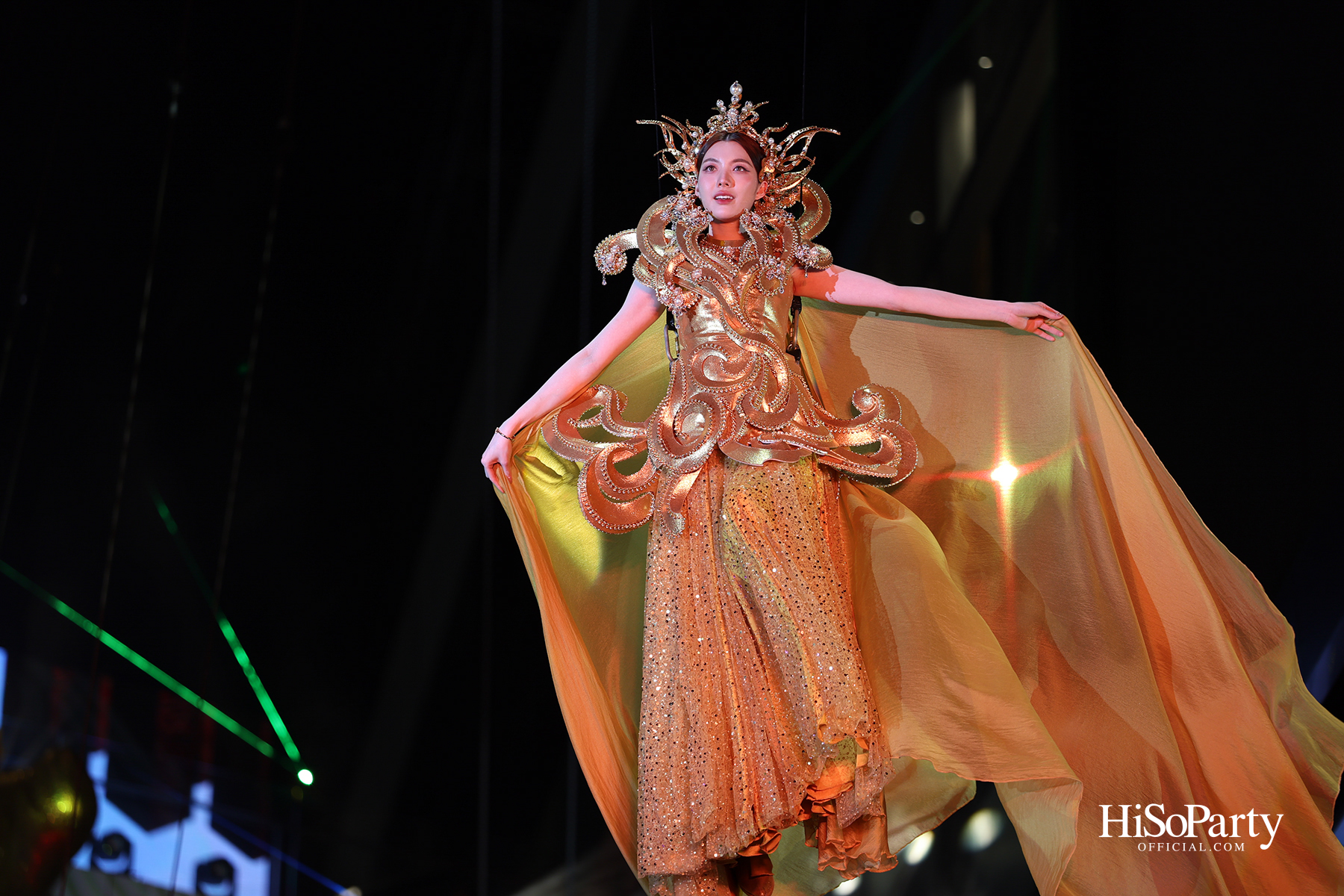 เอ็ม ดิสทริค ฉลองตรุษจีนปีมะเมีย เปิด ‘จักรพรรดิเทพมังกรสวรรค์’ 40 เมตร พร้อมโชว์สุดอลังการจาก หลิง-ออม