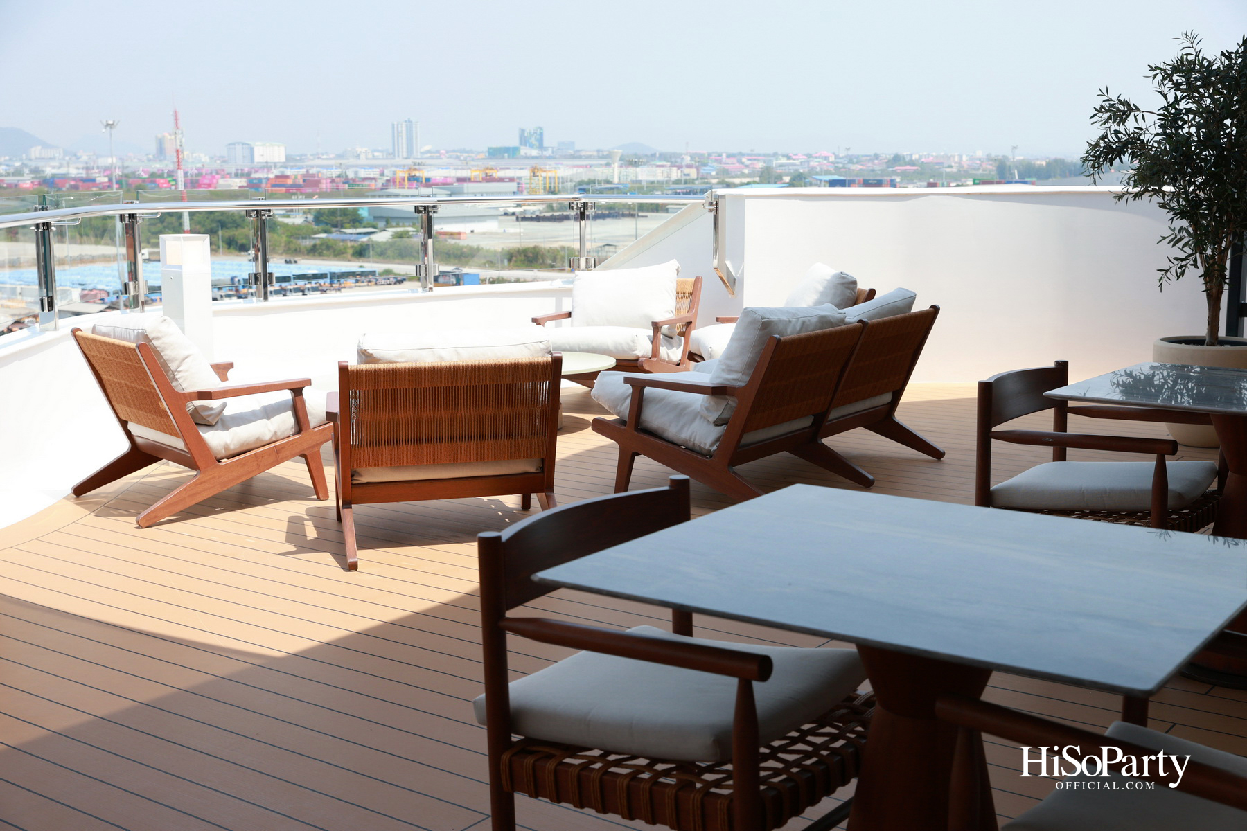 Deck 9 เปิดประสบการณ์เหนือระดับบน ‘Luminara’ ซูเปอร์ยอทช์ล่าสุดจาก The Ritz-Carlton Yacht Collection เยือนไทยครั้งแรก
