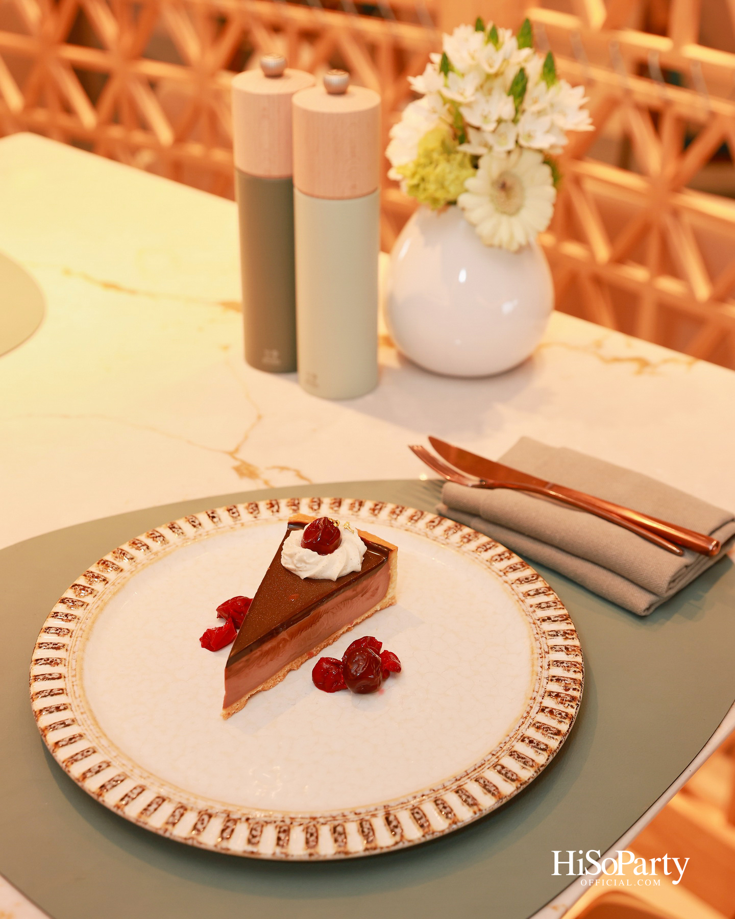 Deck 9 เปิดประสบการณ์เหนือระดับบน ‘Luminara’ ซูเปอร์ยอทช์ล่าสุดจาก The Ritz-Carlton Yacht Collection เยือนไทยครั้งแรก