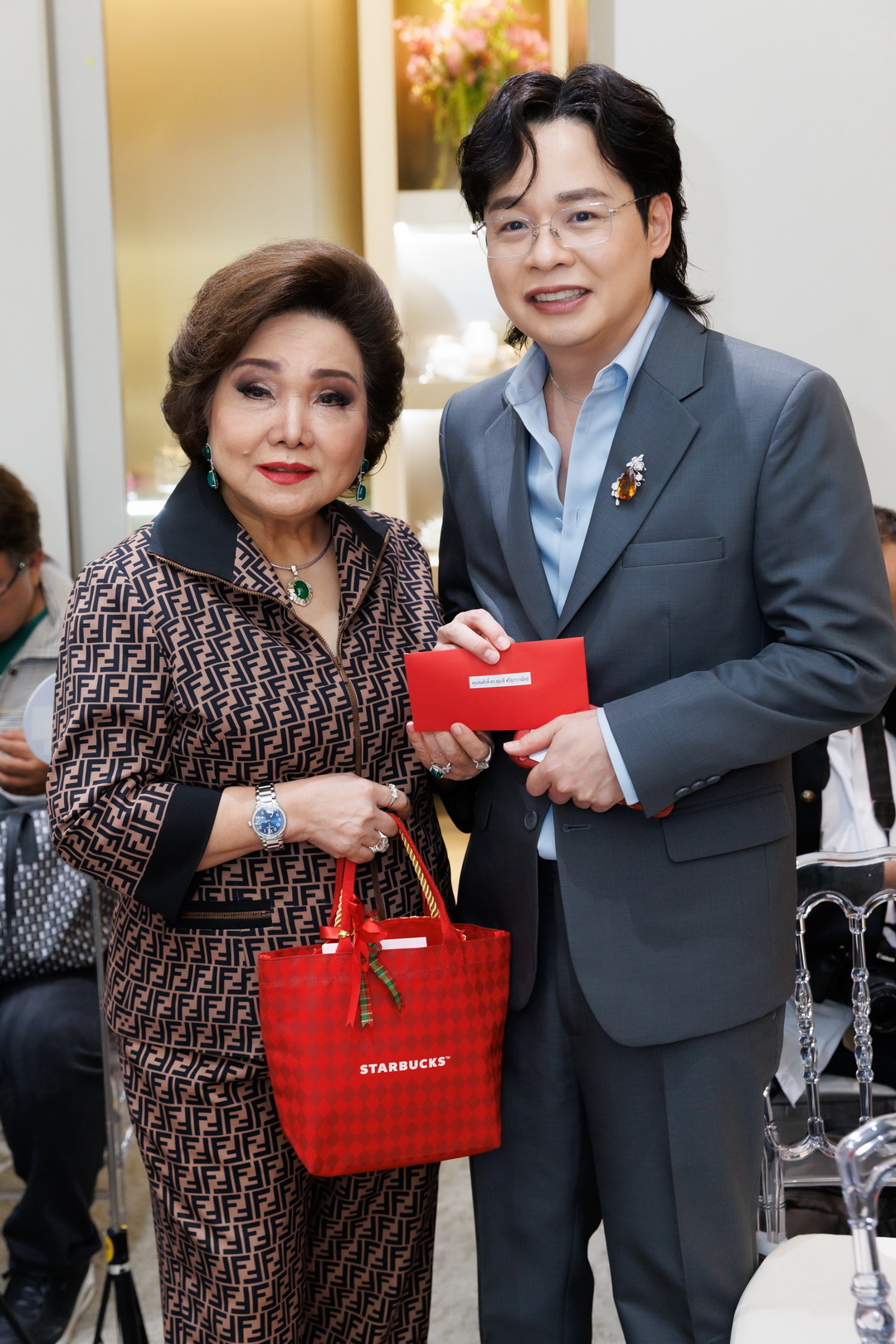 Beauty Gems เปิดตัว ‘Maison Abeille’ คอลเลกชันพิเศษ ในโอกาสแต่งตั้ง YU HYUN WOO แบรนด์แอมบาสเดอร์คนล่าสุด