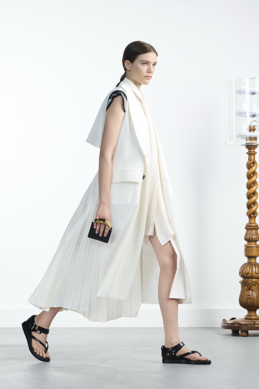 sacai Men’s Spring & Summer 2026 / Women’s Spring 2026 ‘EVERYDAY ALL DAY’ เมื่อความไฮบริดยกระดับชีวิตประจำวัน