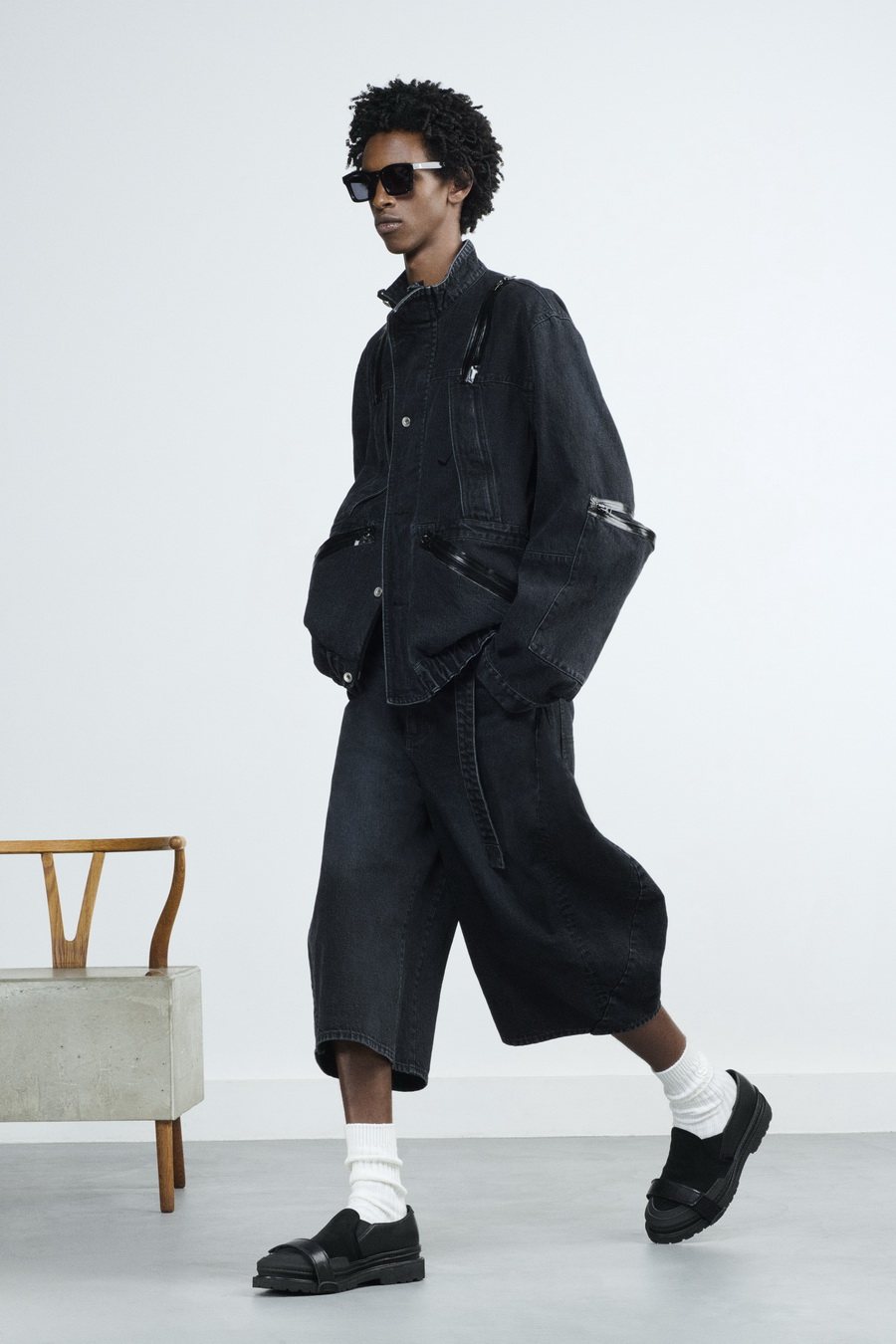 sacai Men’s Spring & Summer 2026 / Women’s Spring 2026 ‘EVERYDAY ALL DAY’ เมื่อความไฮบริดยกระดับชีวิตประจำวัน