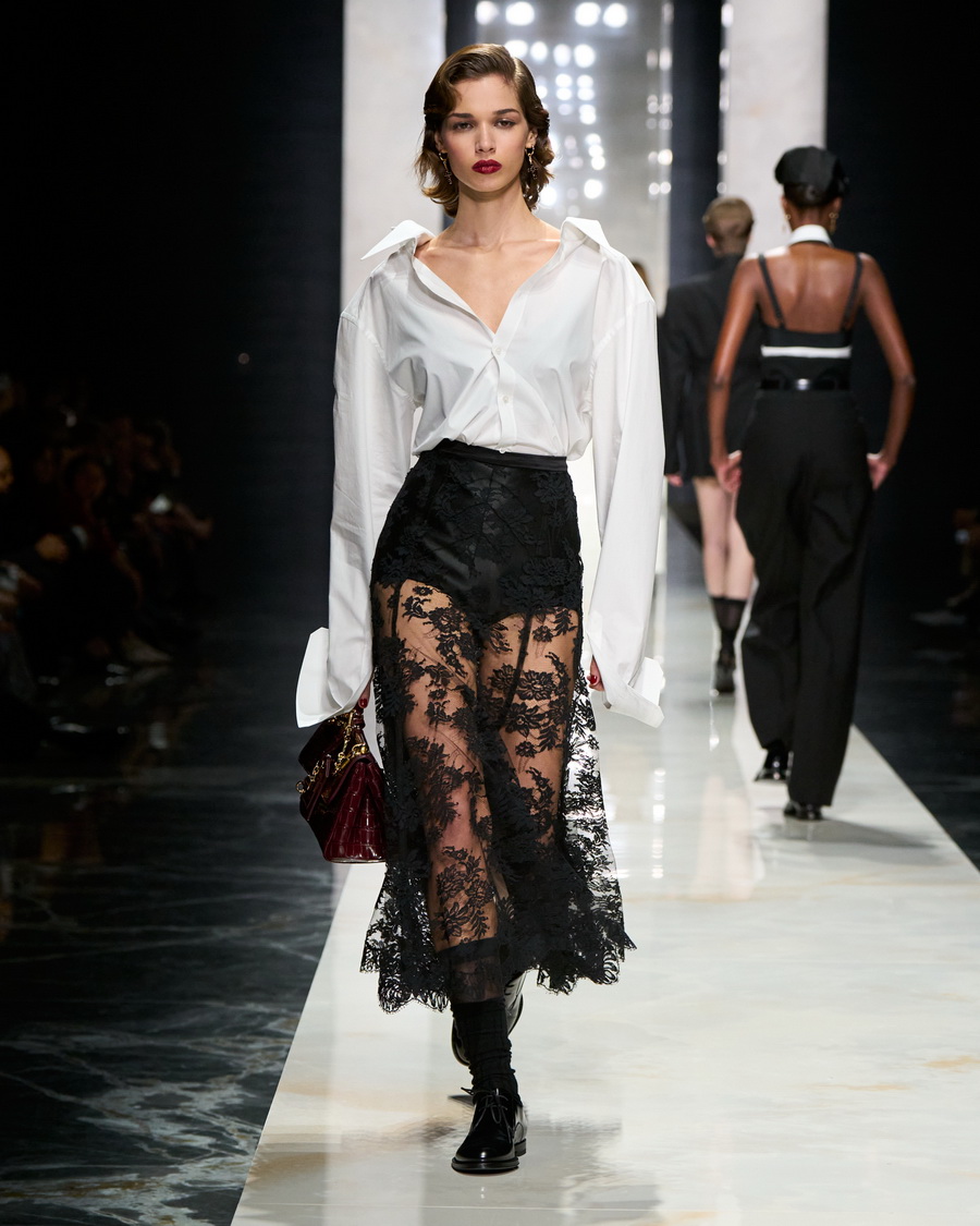 Dolce&Gabbana เผยโฉมคอลเลกชัน Women’s Fall/Winter 2026 ภายใต้แนวคิด ‘Identity’ สะท้อนอัตลักษณ์และเสน่ห์เหนือกาลเวลา