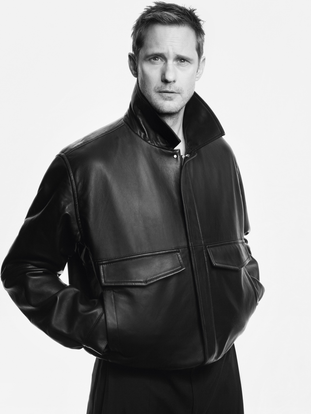 COS เปิดตัวแคมเปญ Spring Summer 2026 นำโดย Alexander Skarsgård, Park Gyuyoung, Vittoria Ceretti และ Taemin Park