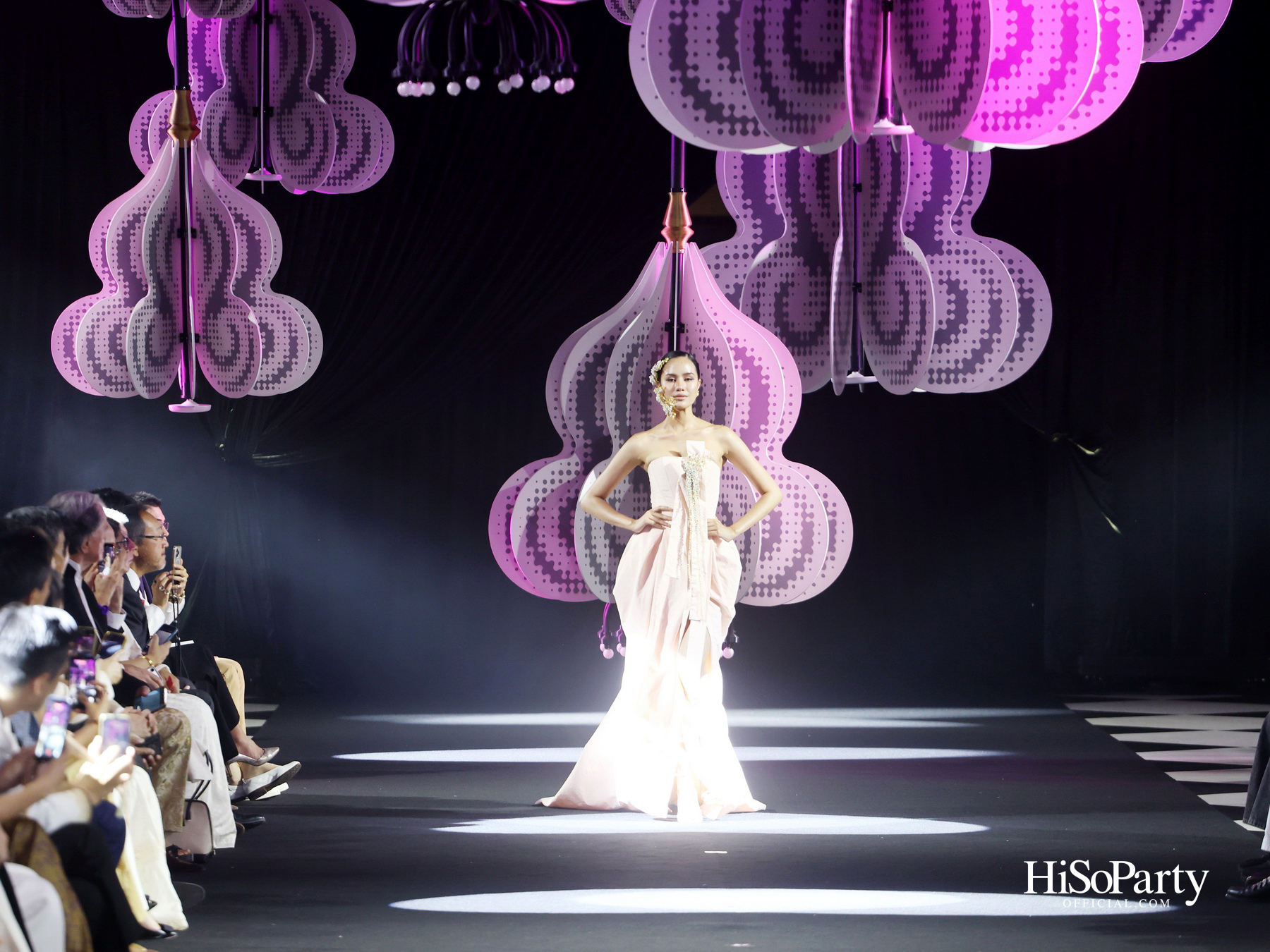 River City Bangkok เปิดค่ำคืนแห่งแสงไฟ ‘A Constellation in Bloom’ ร่วมกับ SARRAN