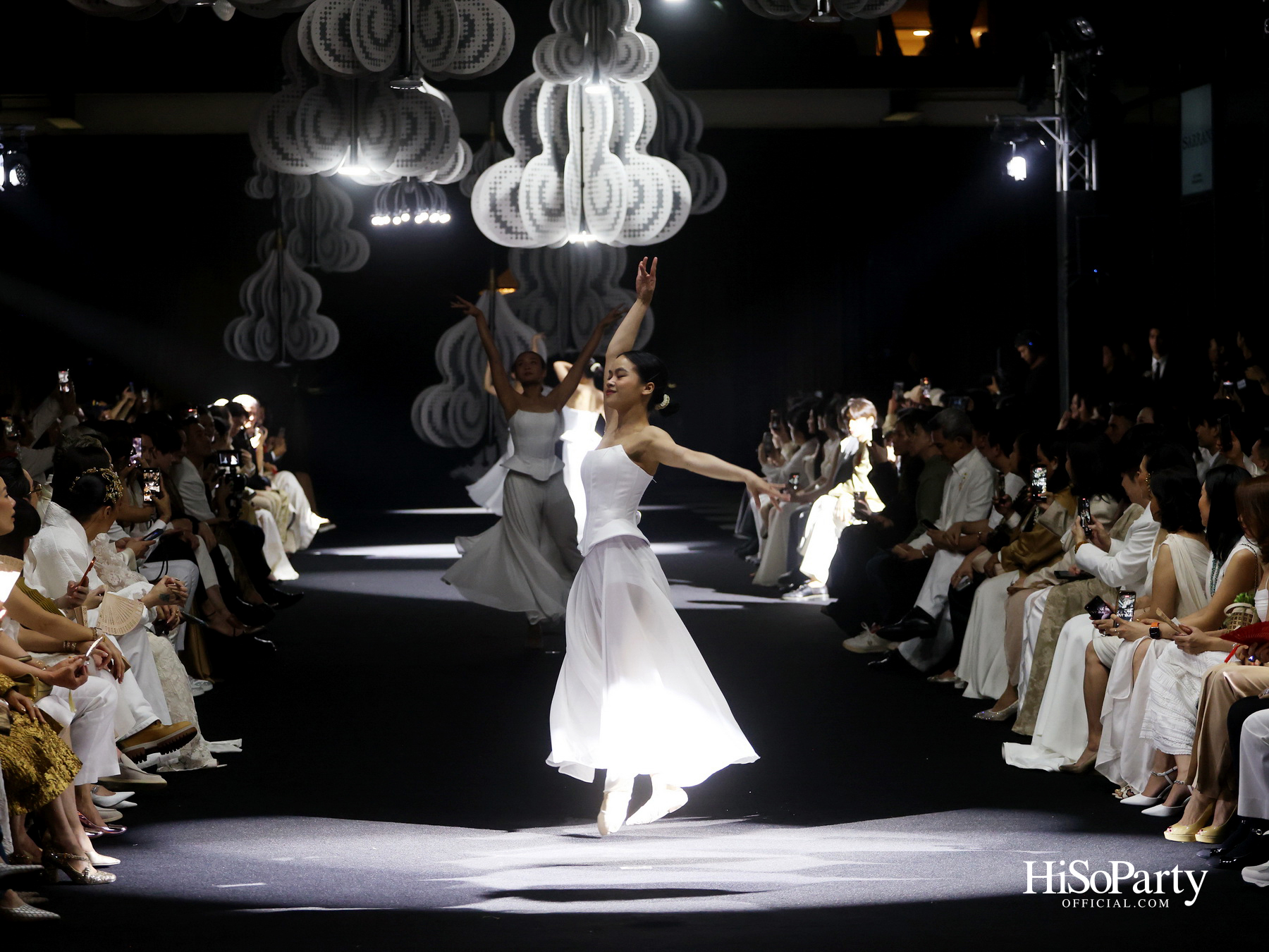 River City Bangkok เปิดค่ำคืนแห่งแสงไฟ ‘A Constellation in Bloom’ ร่วมกับ SARRAN