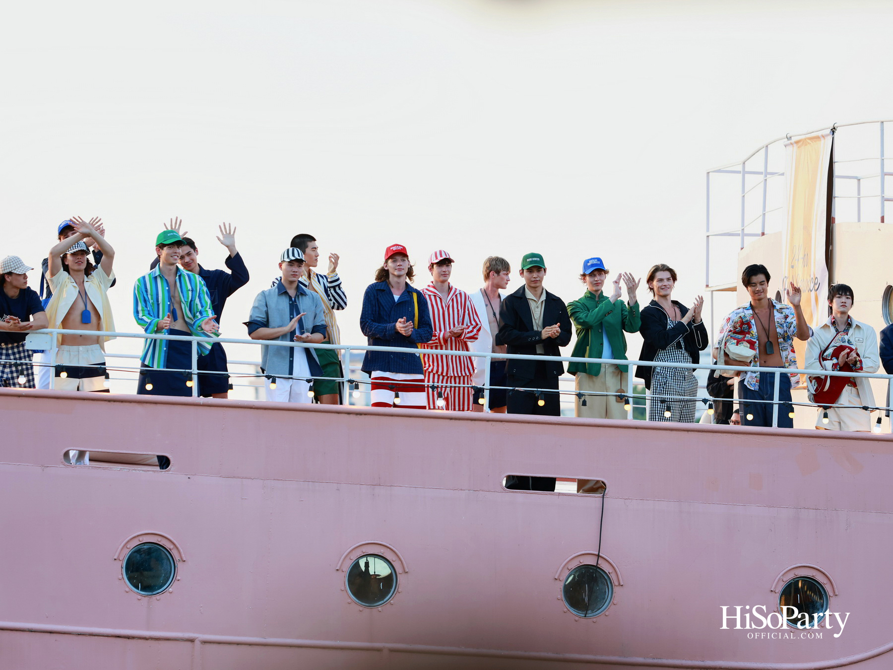 ‘24-Hr Full Service’ จาก MOO Bangkok ถ่ายทอดสไตล์ Service & Poolside ในมุมมอง Urban Casual ที่ร่วมสมัย