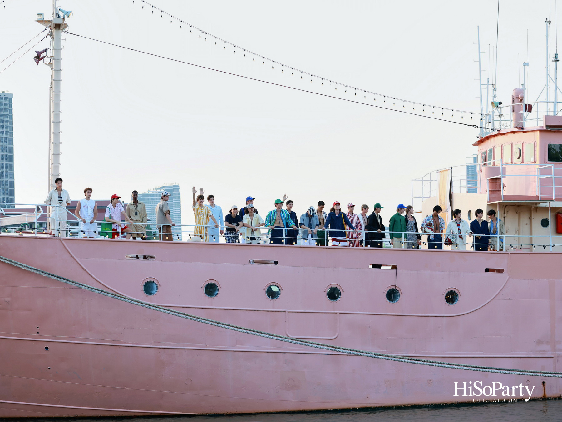 ‘24-Hr Full Service’ จาก MOO Bangkok ถ่ายทอดสไตล์ Service & Poolside ในมุมมอง Urban Casual ที่ร่วมสมัย