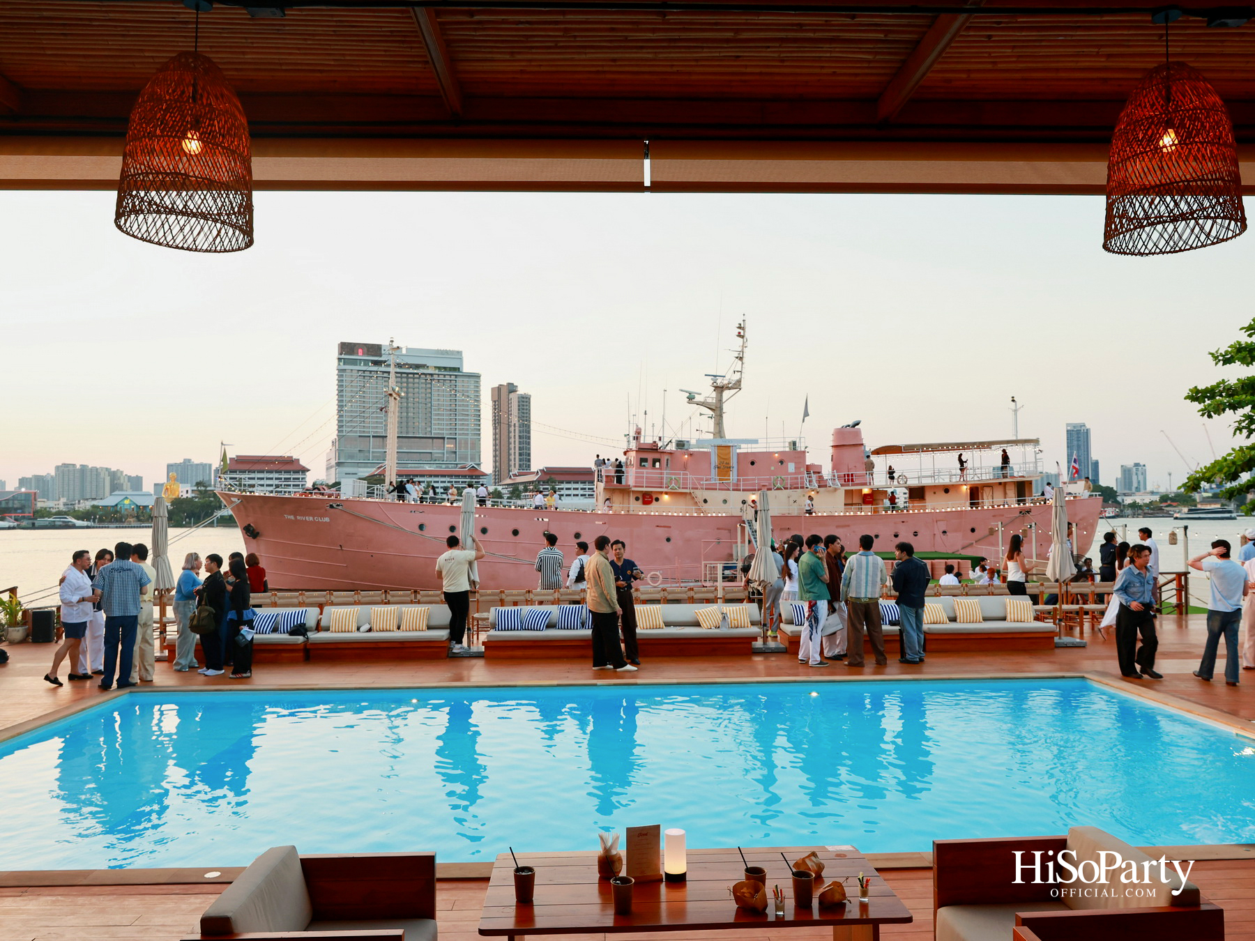 ‘24-Hr Full Service’ จาก MOO Bangkok ถ่ายทอดสไตล์ Service & Poolside ในมุมมอง Urban Casual ที่ร่วมสมัย