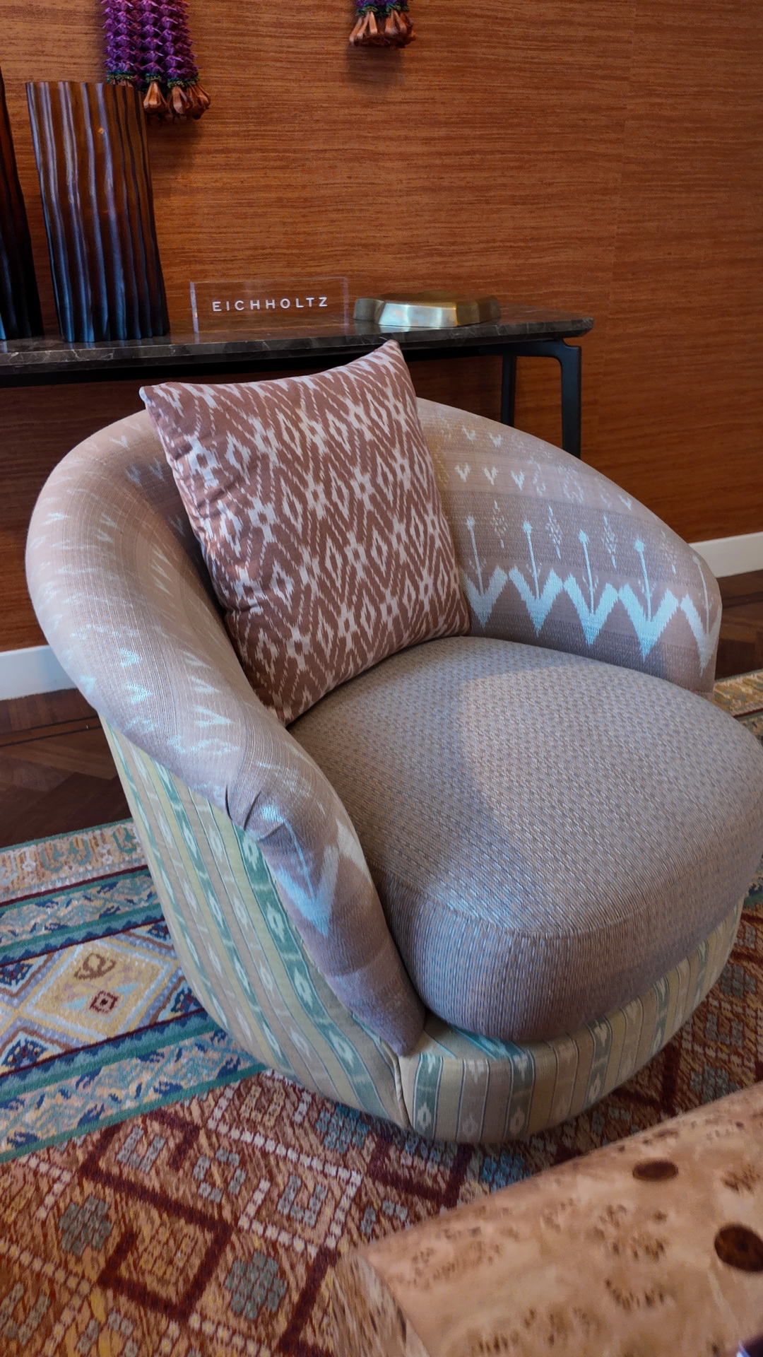 Quattro Design ถ่ายทอด ‘ผ้าไทย’ สู่เวทีโลก ผ่าน Thailand Gallery ณ กรุงเฮก