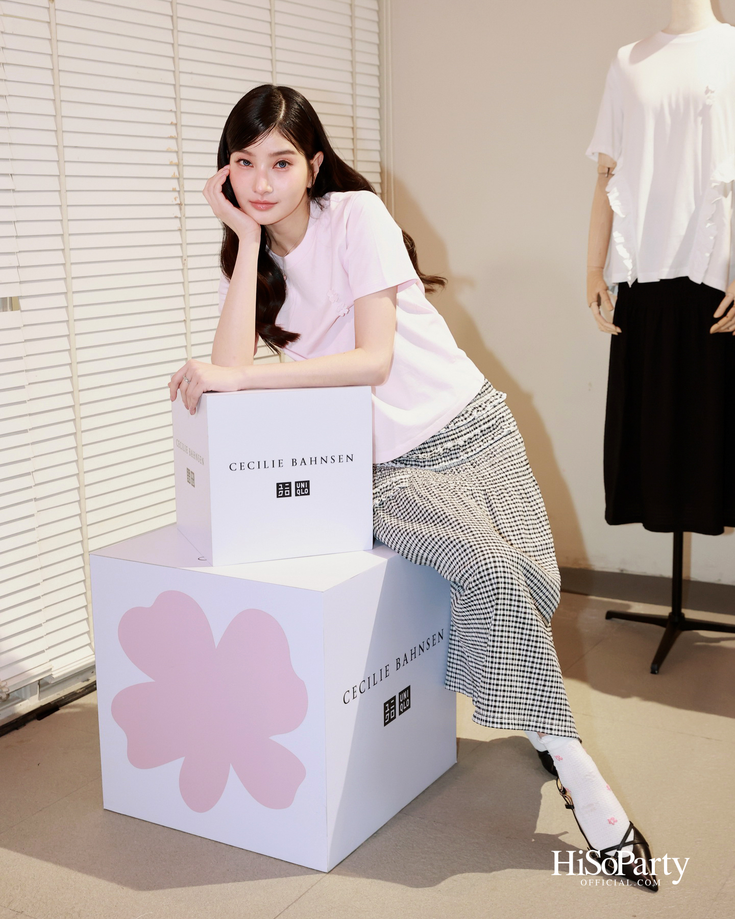 UNIQLO เปิดตัวคอลเลกชันร่วมกับ Cecilie Bahnsen ครั้งแรก ถ่ายทอดเสน่ห์แห่ง LifeWear ภายใต้คอนเซปต์ ‘Shapes of Poetry’