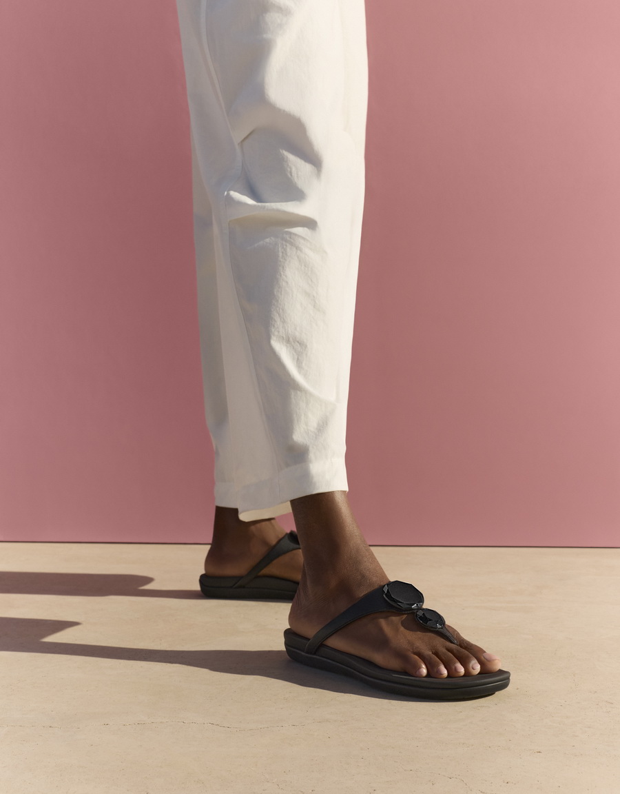 FitFlop เปิดตัว ‘SOLAY Collection’ นิยามใหม่ของรองเท้าซัมเมอร์ที่ผสานความสบายและสไตล์ไว้ในทุกก้าว