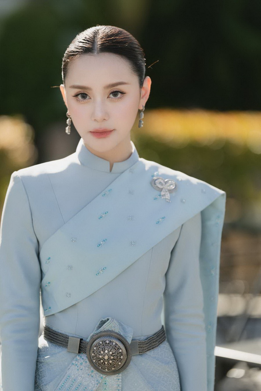 คุณหยดน้ำ–นัดดาภรณ์ นิวาตวงศ์ และ คุณชินยะ วงษ์เจริญสิน เข้าพิธีหมั้นและรดน้ำสังข์ ท่ามกลางบรรยากาศอบอุ่น ณ แมนดาริน โอเรียนเต็ล กรุงเทพฯ